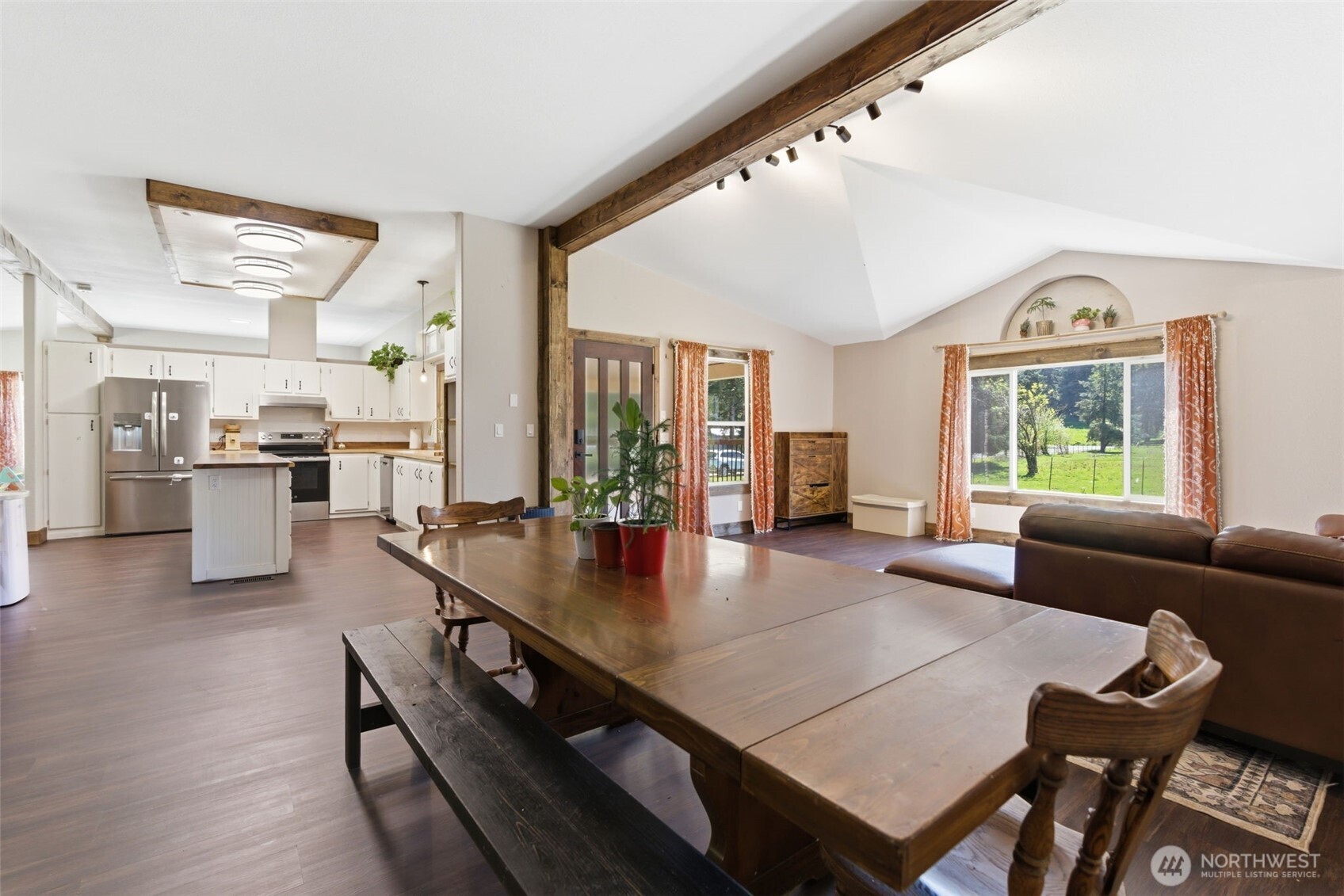 490 Coma Road Property Photo 6