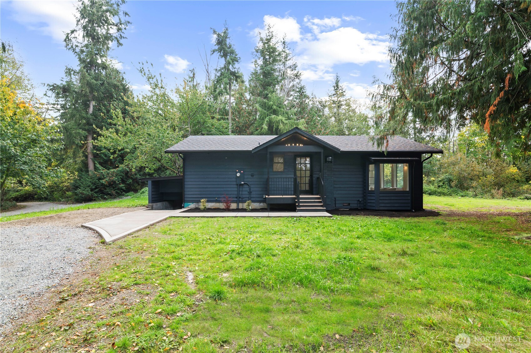 940 Hoppy Trail Way Property Photo 4