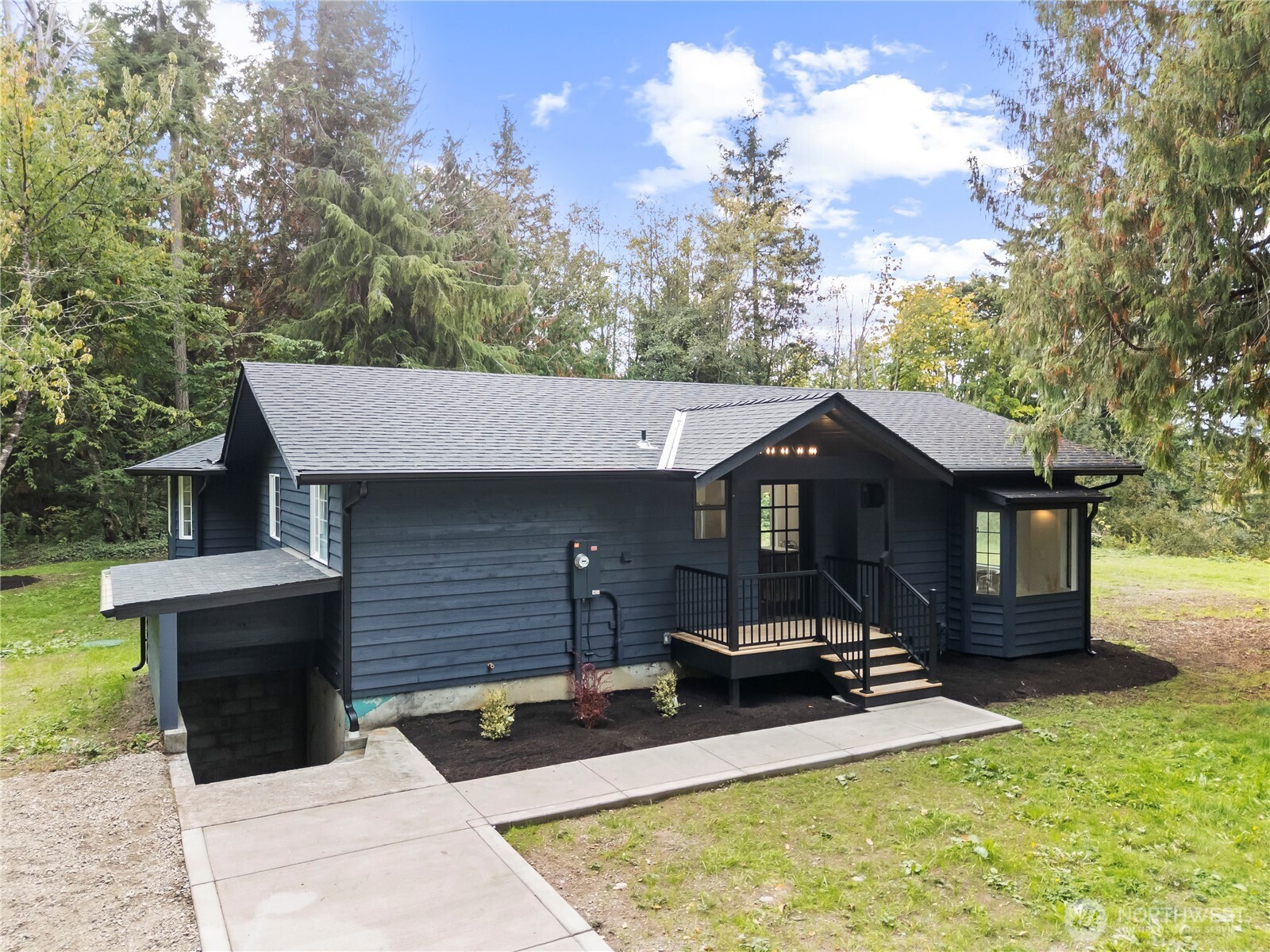 940 Hoppy Trail Way Property Photo 31