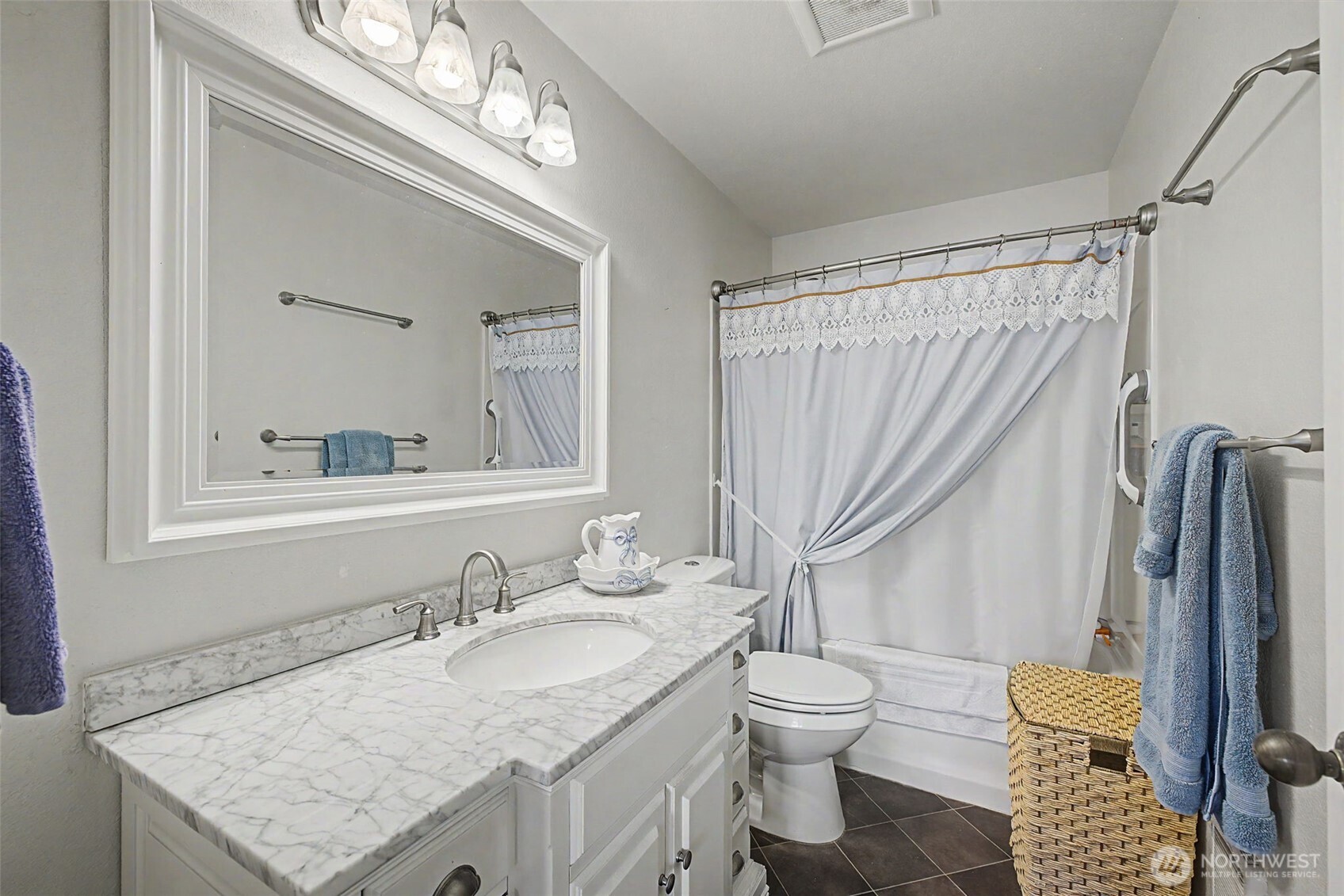 101 Pine Avenue 303 Property Photo 6