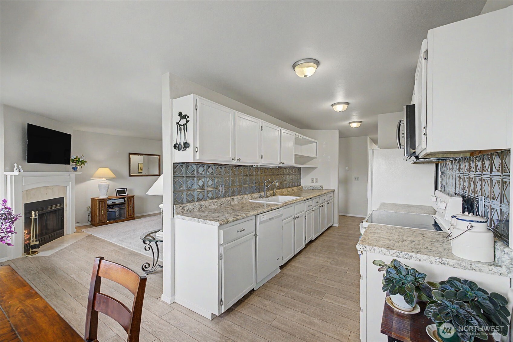 101 Pine Avenue 303 Property Photo 13