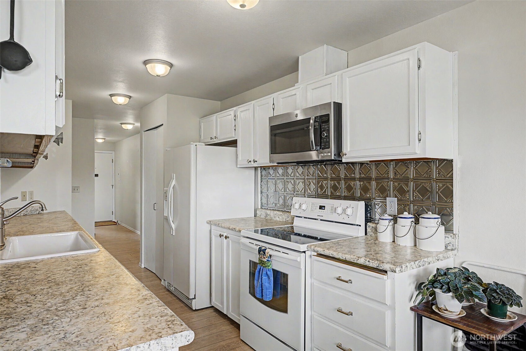 101 Pine Avenue 303 Property Photo 14