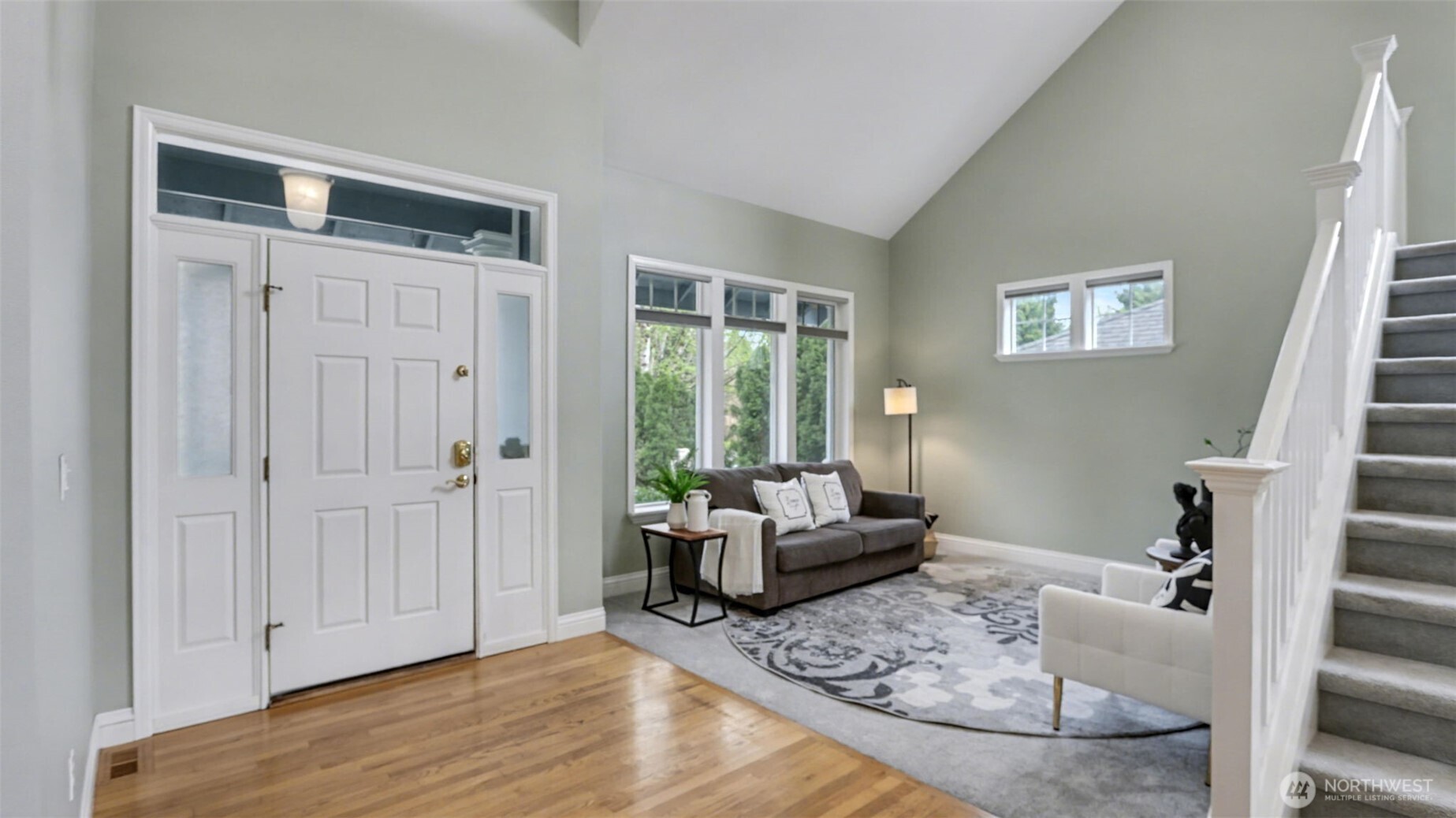 18637 172nd Place Property Photo 4