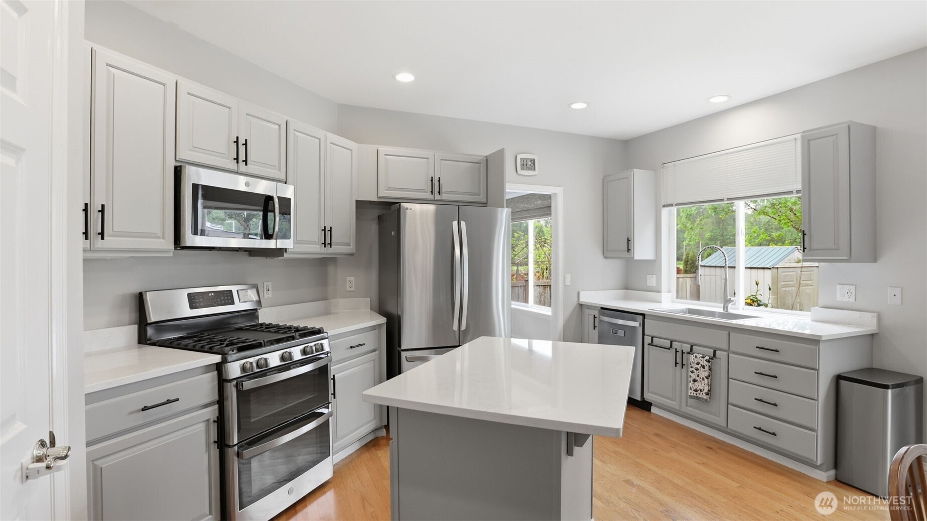 18637 172nd Place Property Photo 8