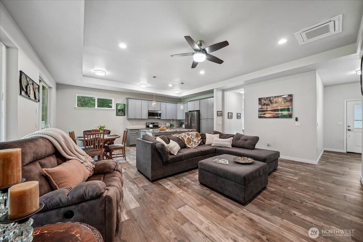 11714 Lake Place Property Photo 8
