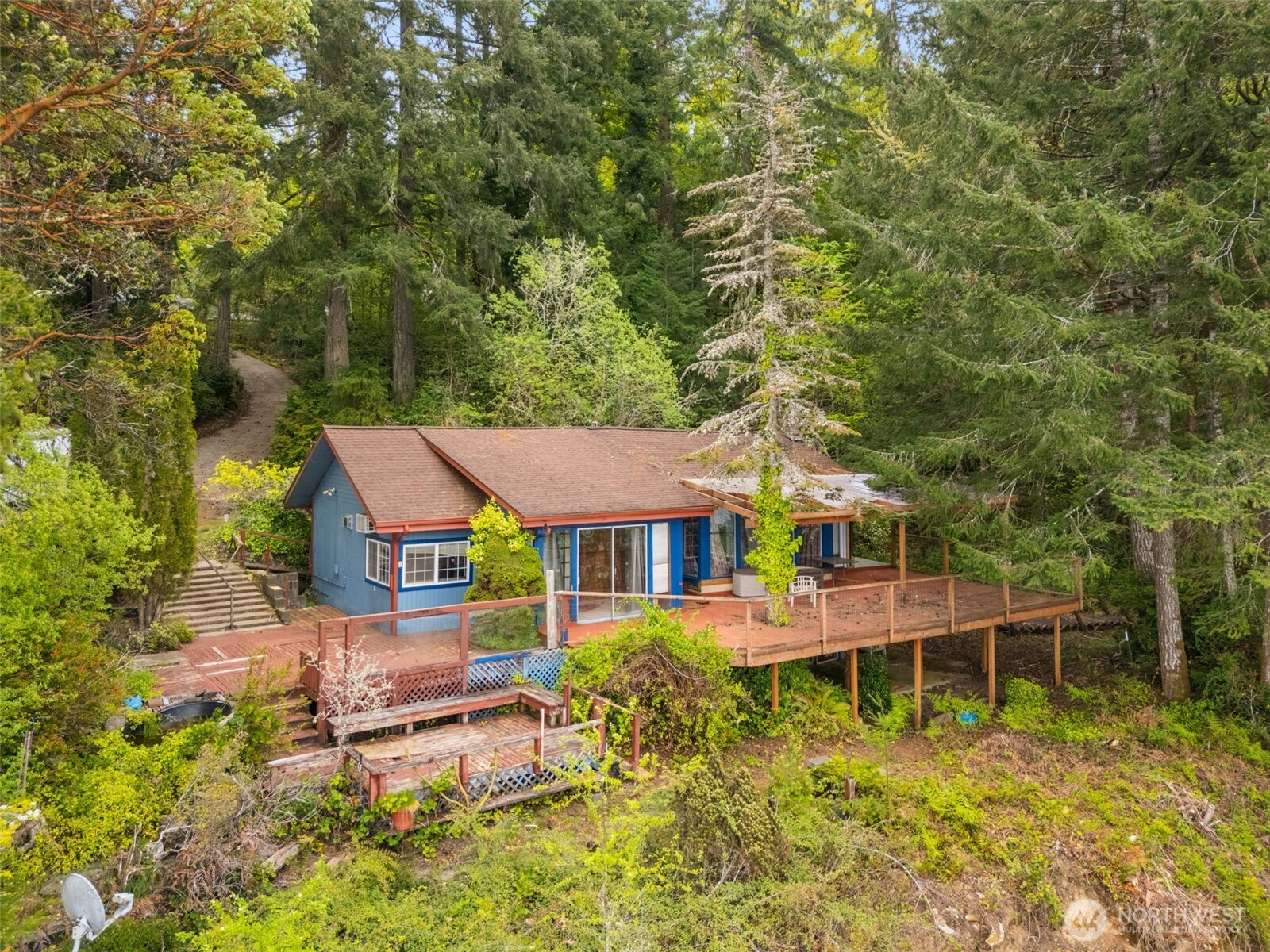 6105 Elizan Drive Property Photo 3
