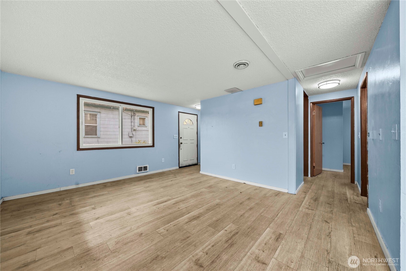 6919 Carleton Avenue Property Photo 7