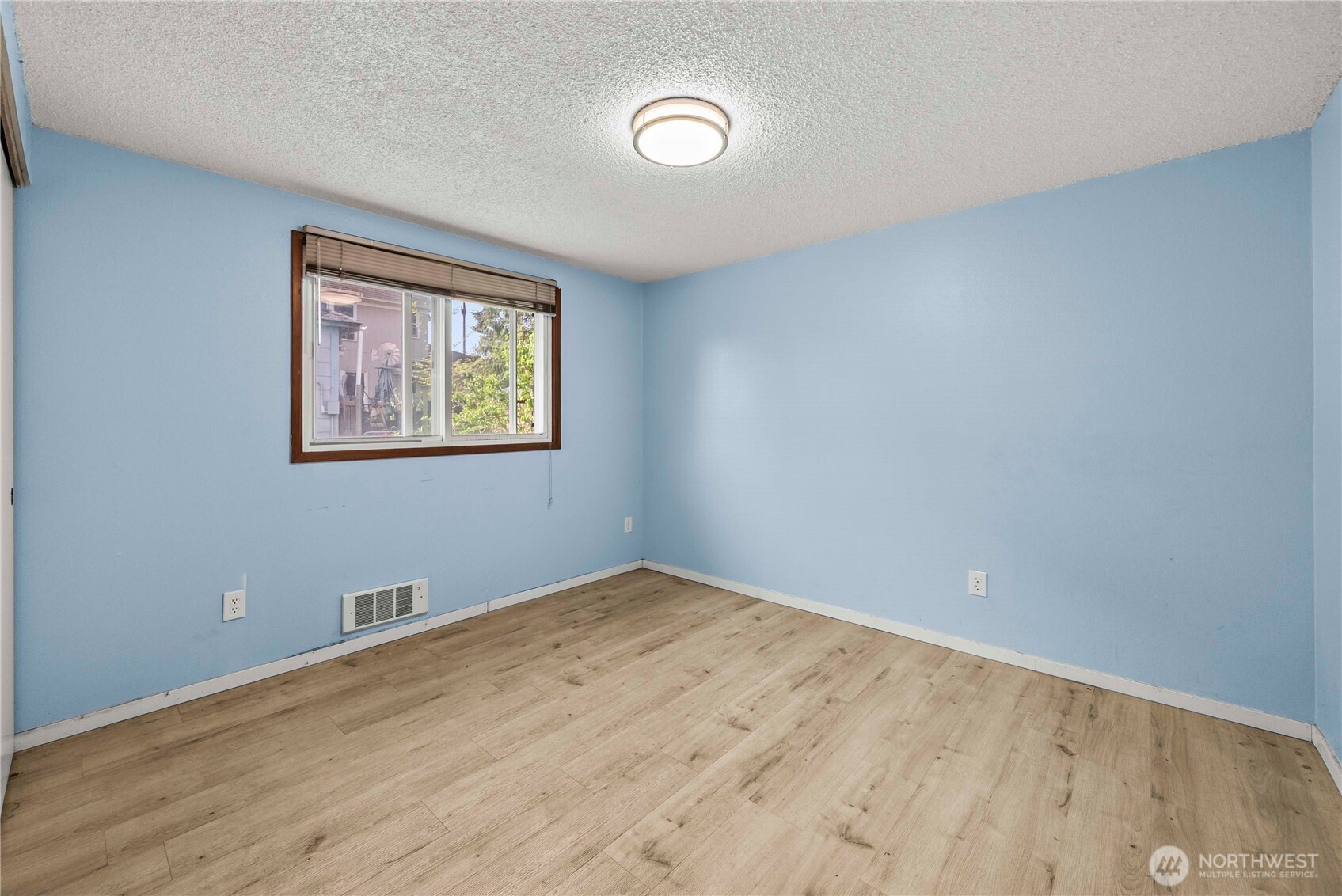 6919 Carleton Avenue Property Photo 12
