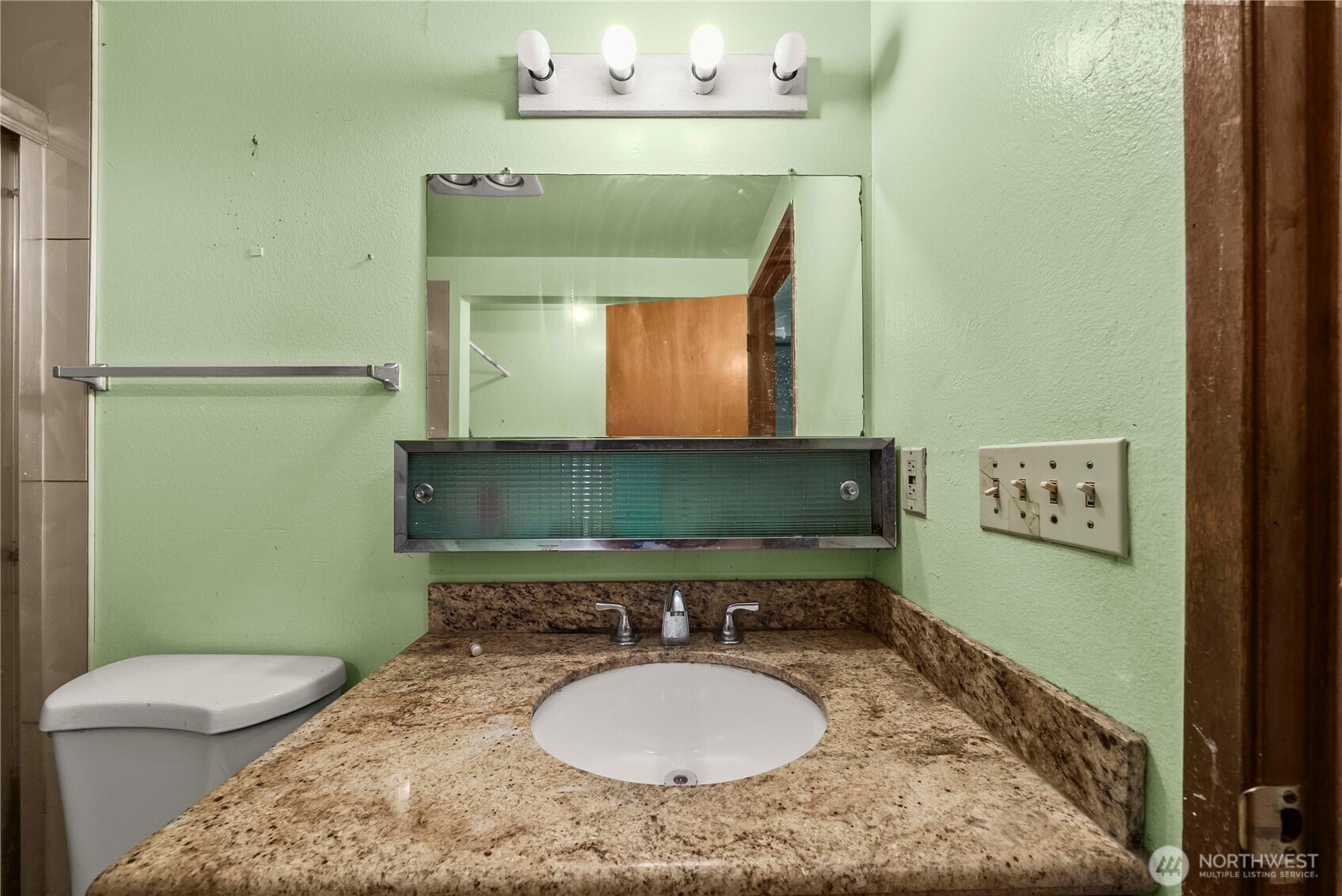 6919 Carleton Avenue Property Photo 14