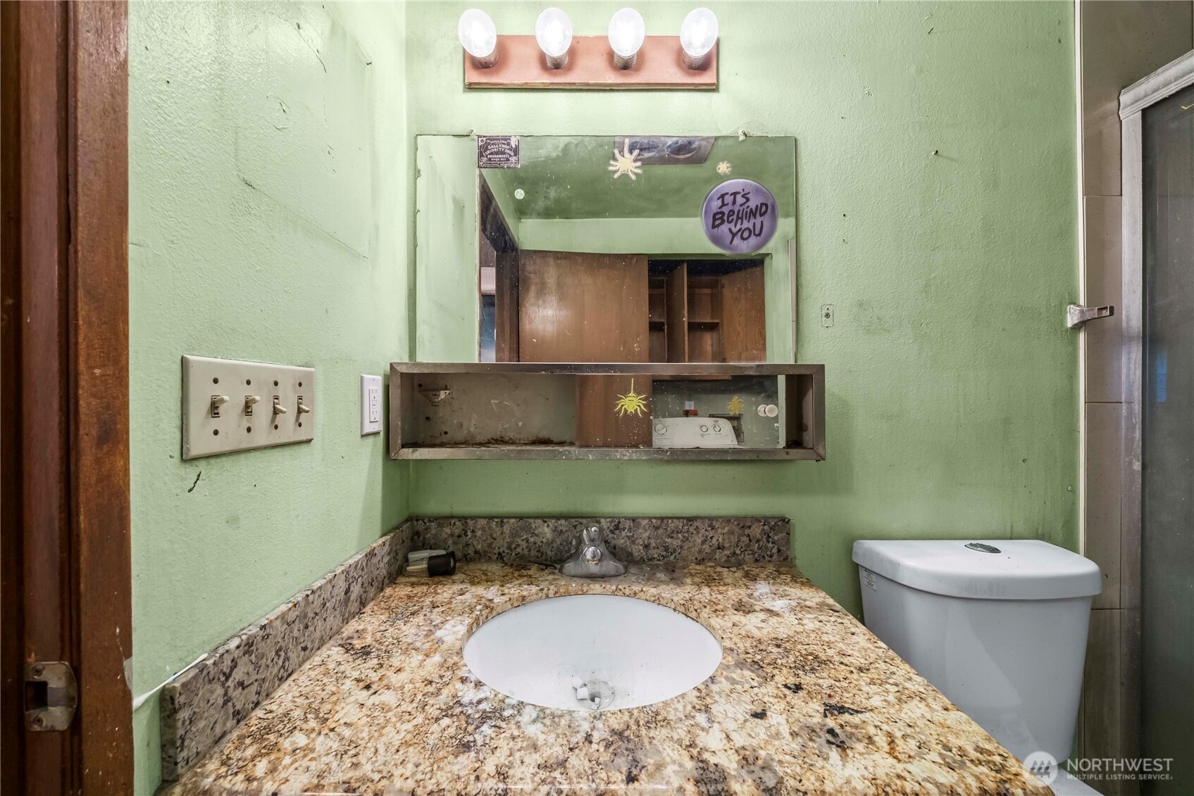 6919 Carleton Avenue Property Photo 28