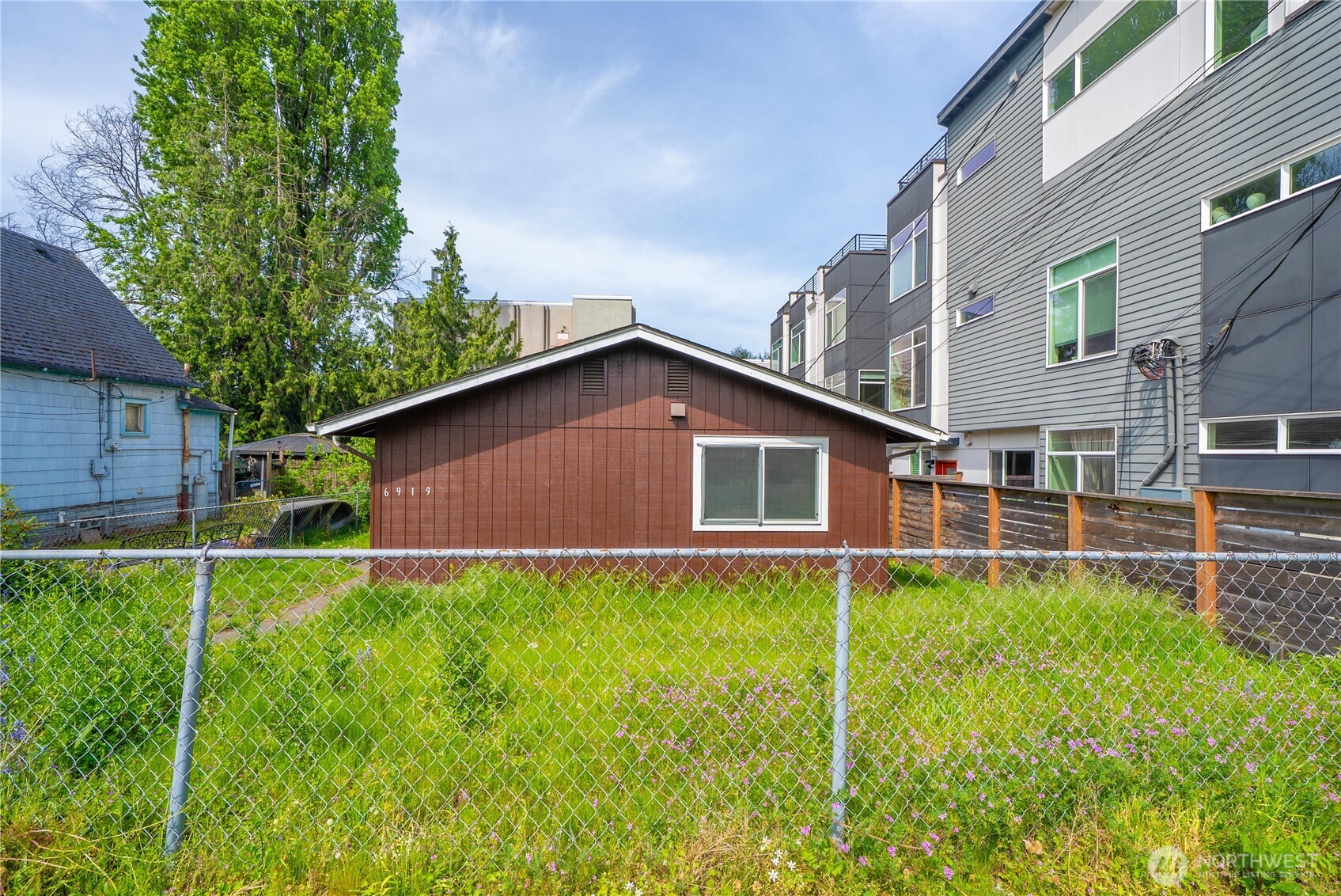 6919 Carleton Avenue Property Photo 32