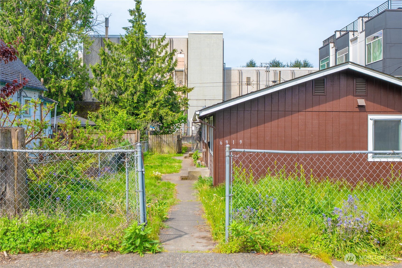 6919 Carleton Avenue Property Photo 33