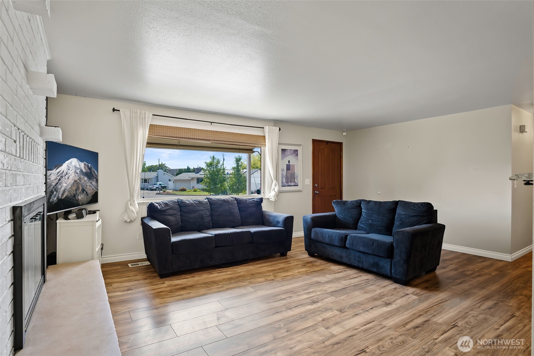 4905 Bristol Way Property Photo 4