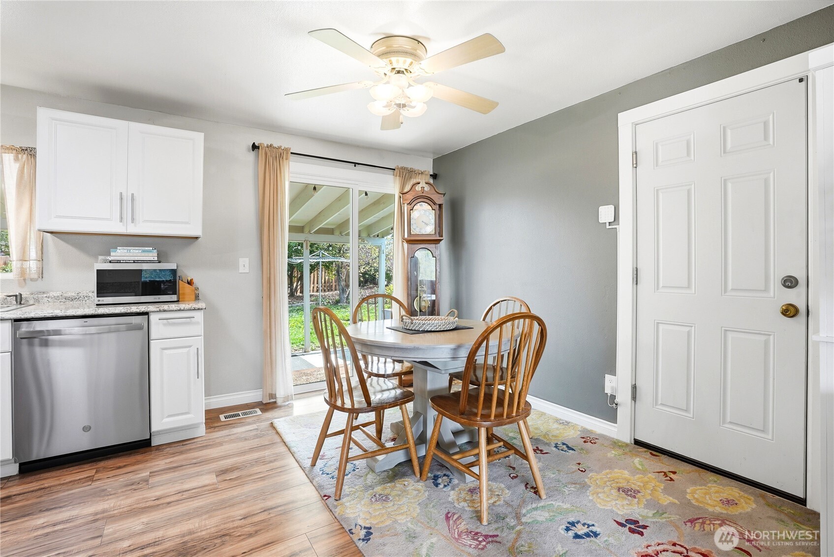 4905 Bristol Way Property Photo 6