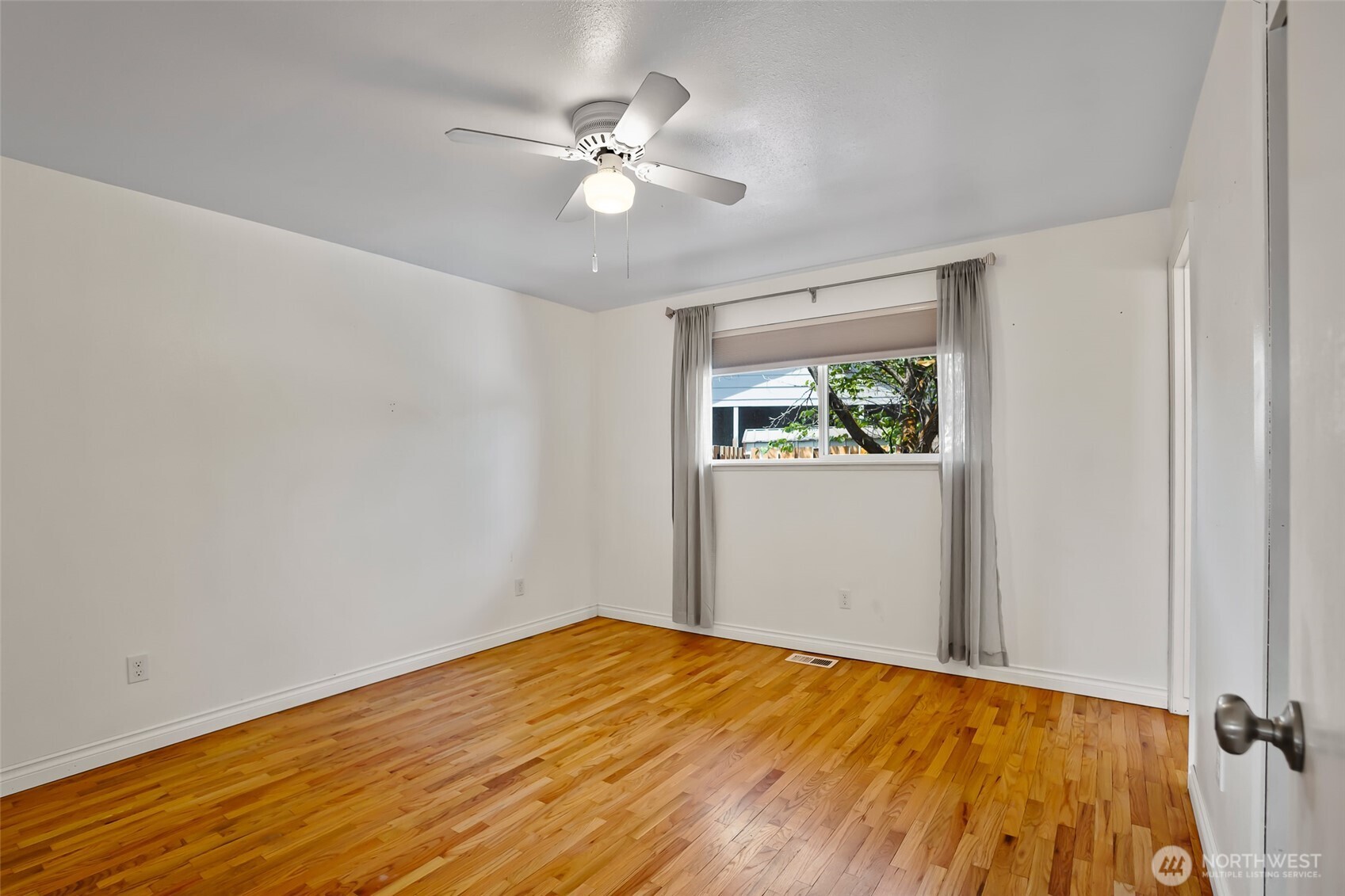 4905 Bristol Way Property Photo 10