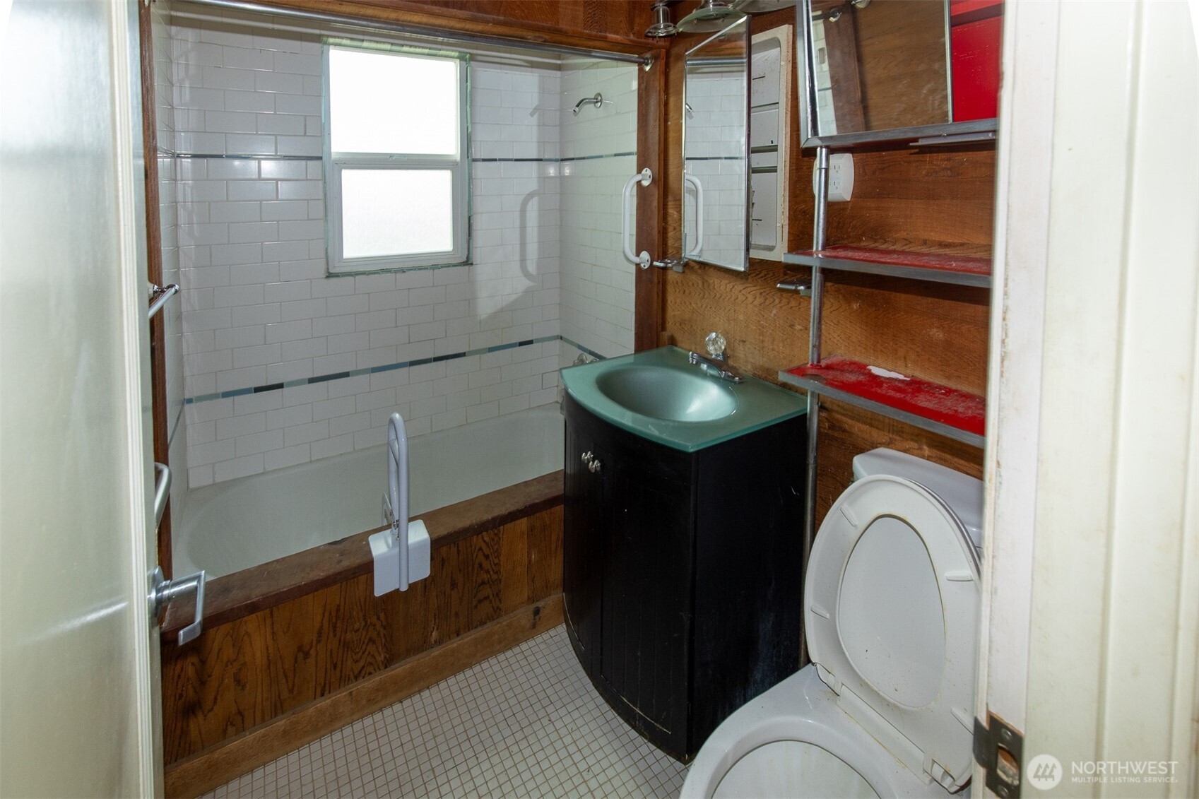 910 S 25th Avenue Property Photo 8