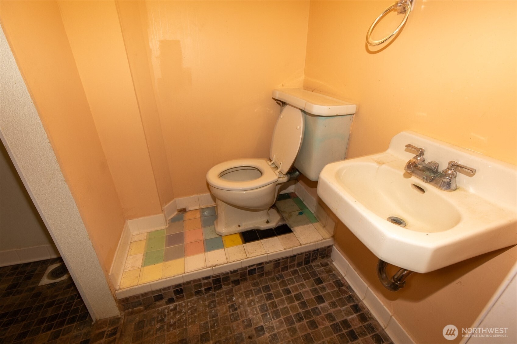 910 S 25th Avenue Property Photo 13