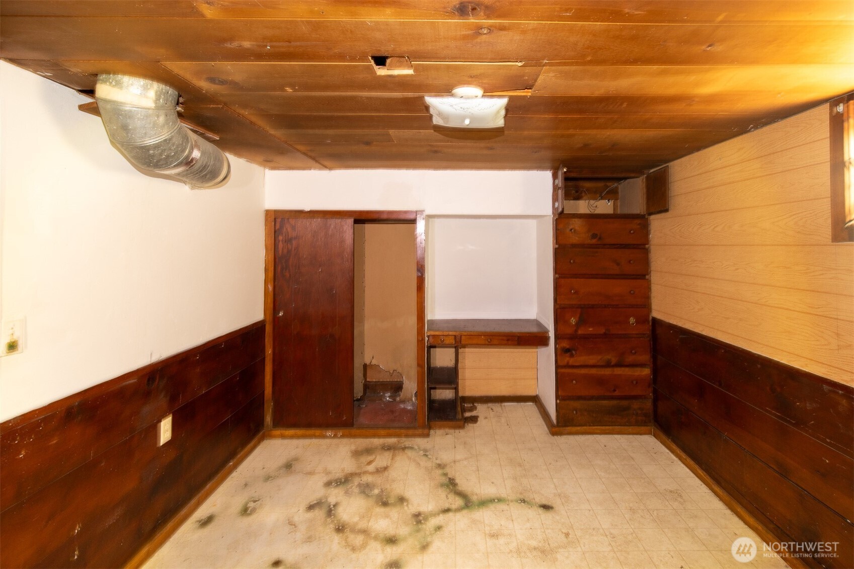 910 S 25th Avenue Property Photo 15