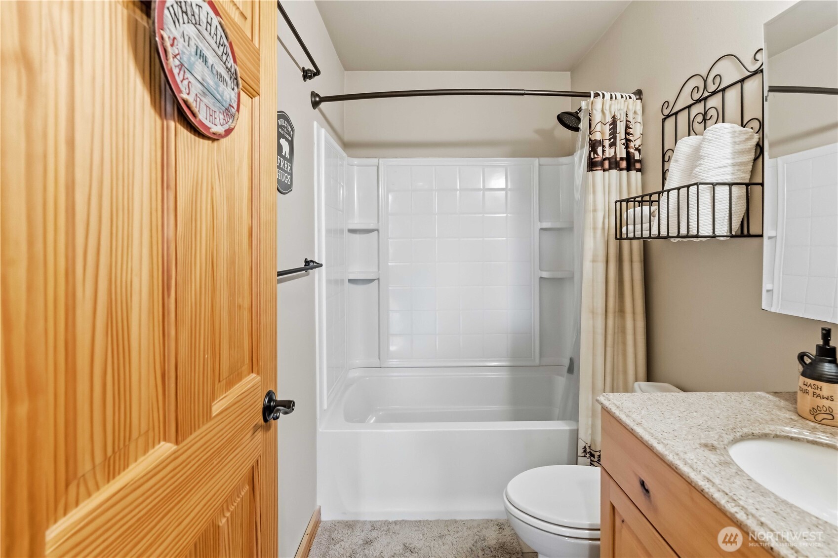 320 Lakeview Way Property Photo 12