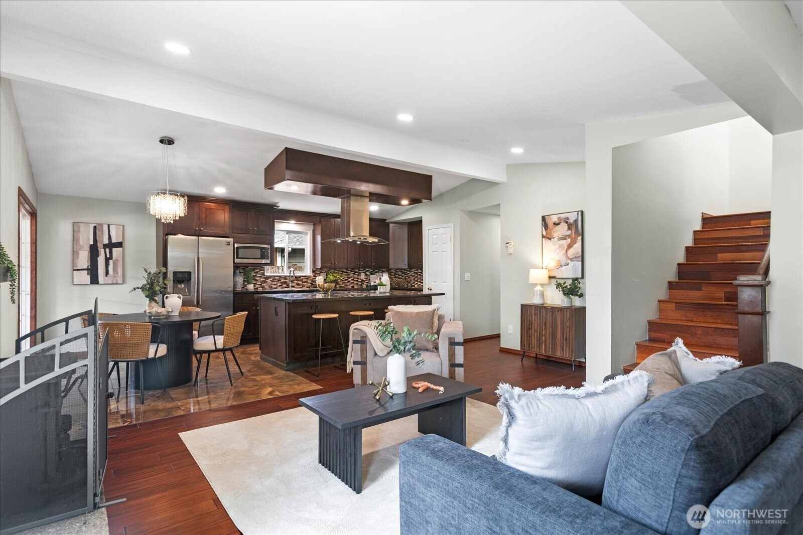 2111 201st Place Property Photo 3