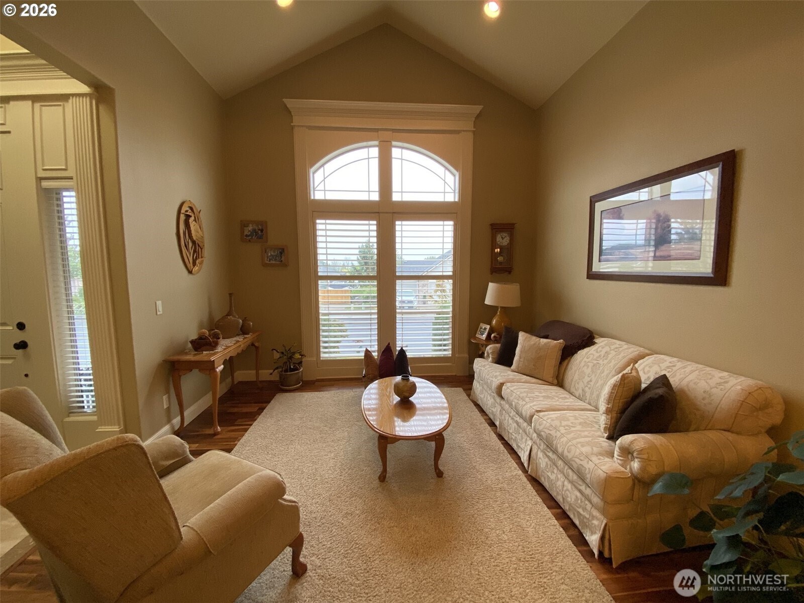 545 E 18 Street Property Photo 3