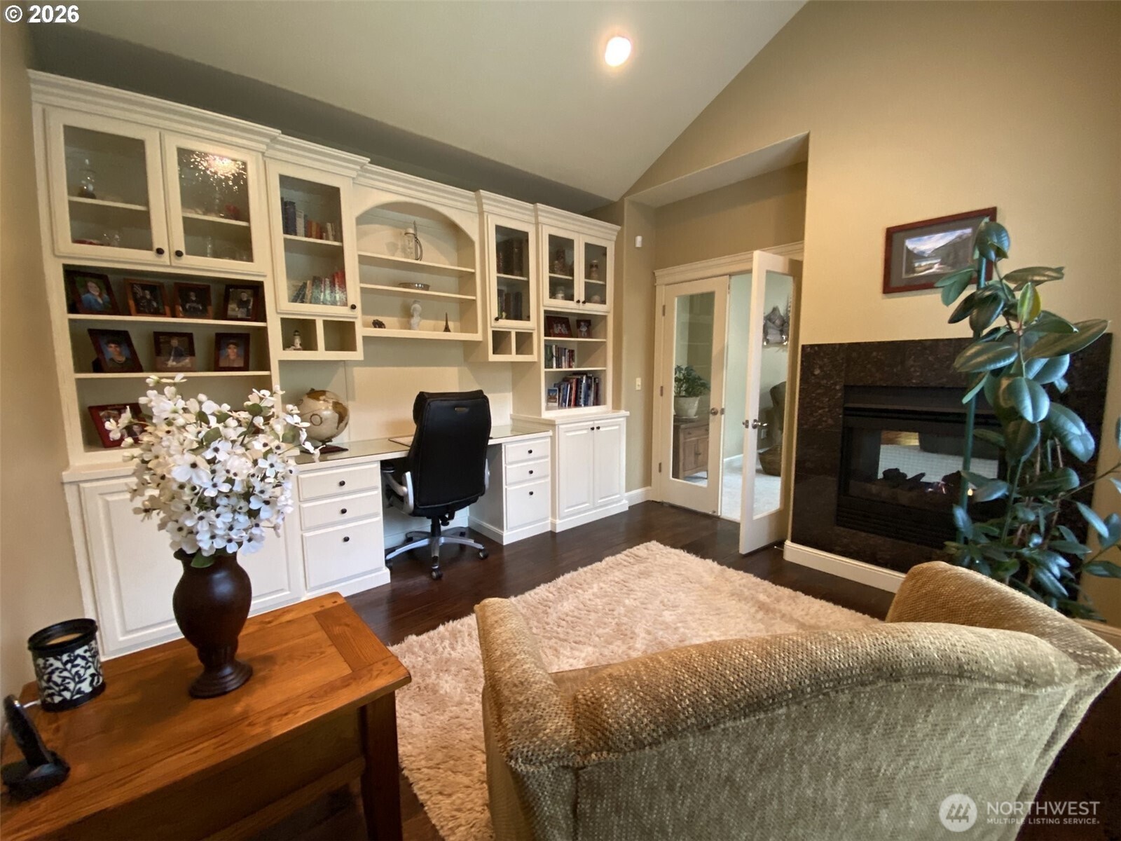 545 E 18 Street Property Photo 11
