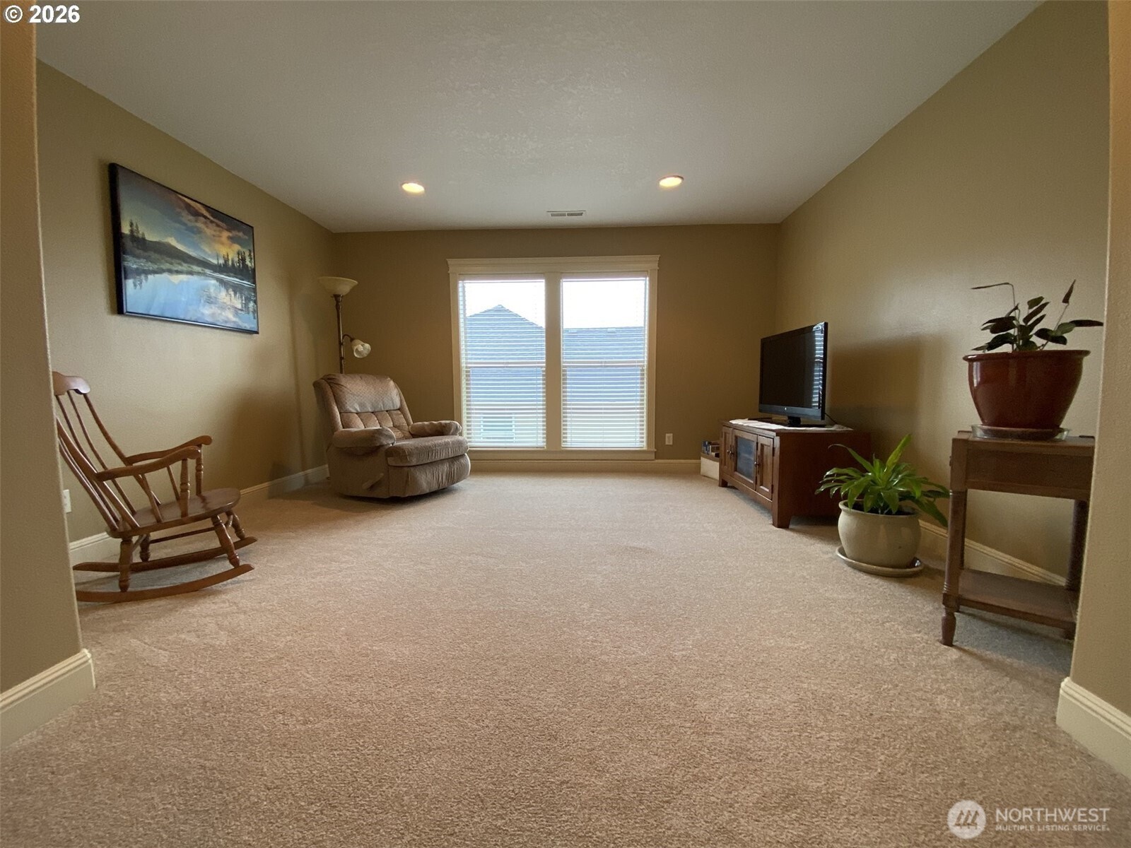 545 E 18 Street Property Photo 15