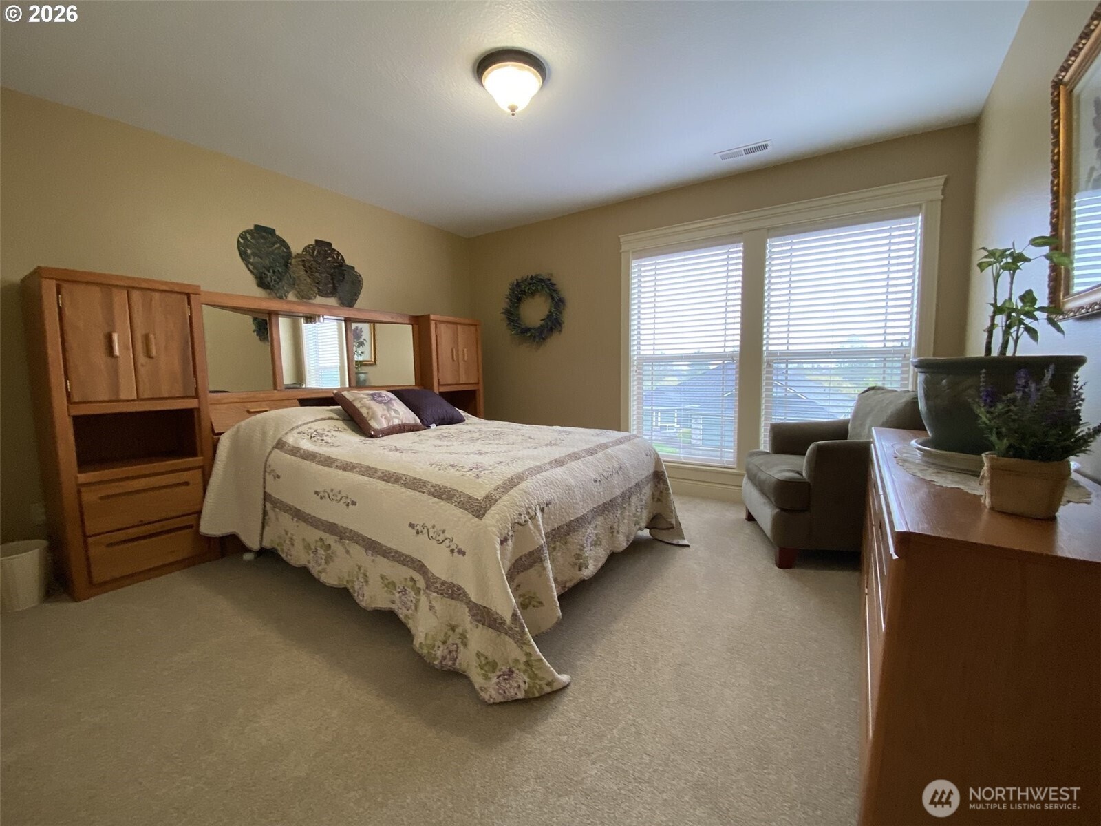 545 E 18 Street Property Photo 16