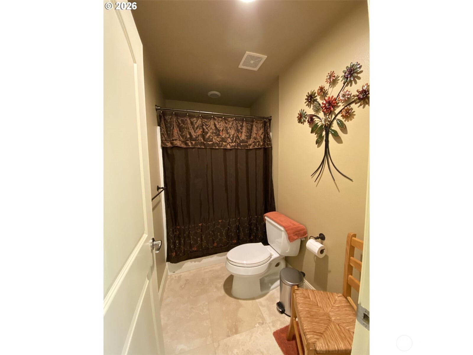 545 E 18 Street Property Photo 18