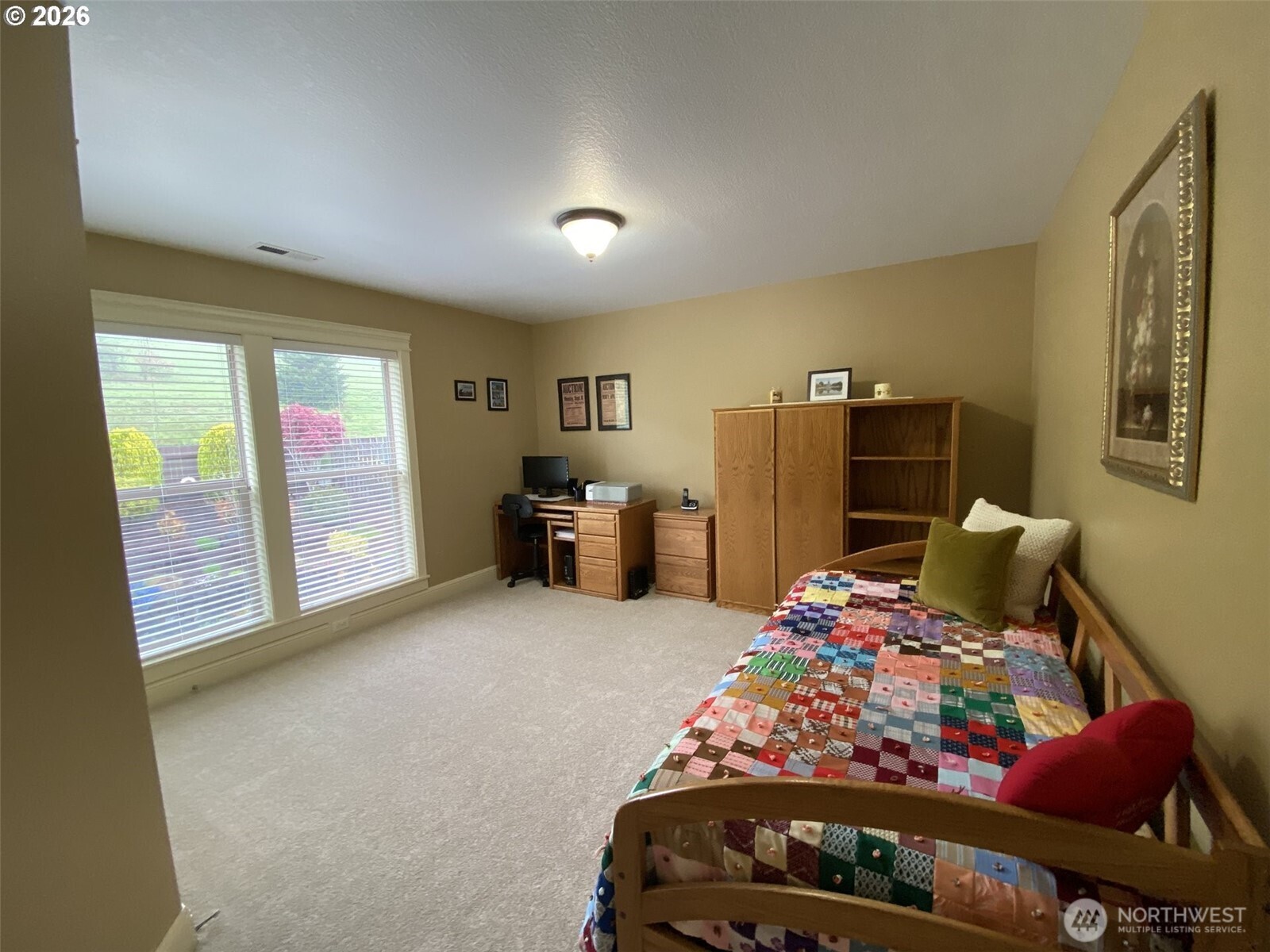 545 E 18 Street Property Photo 19