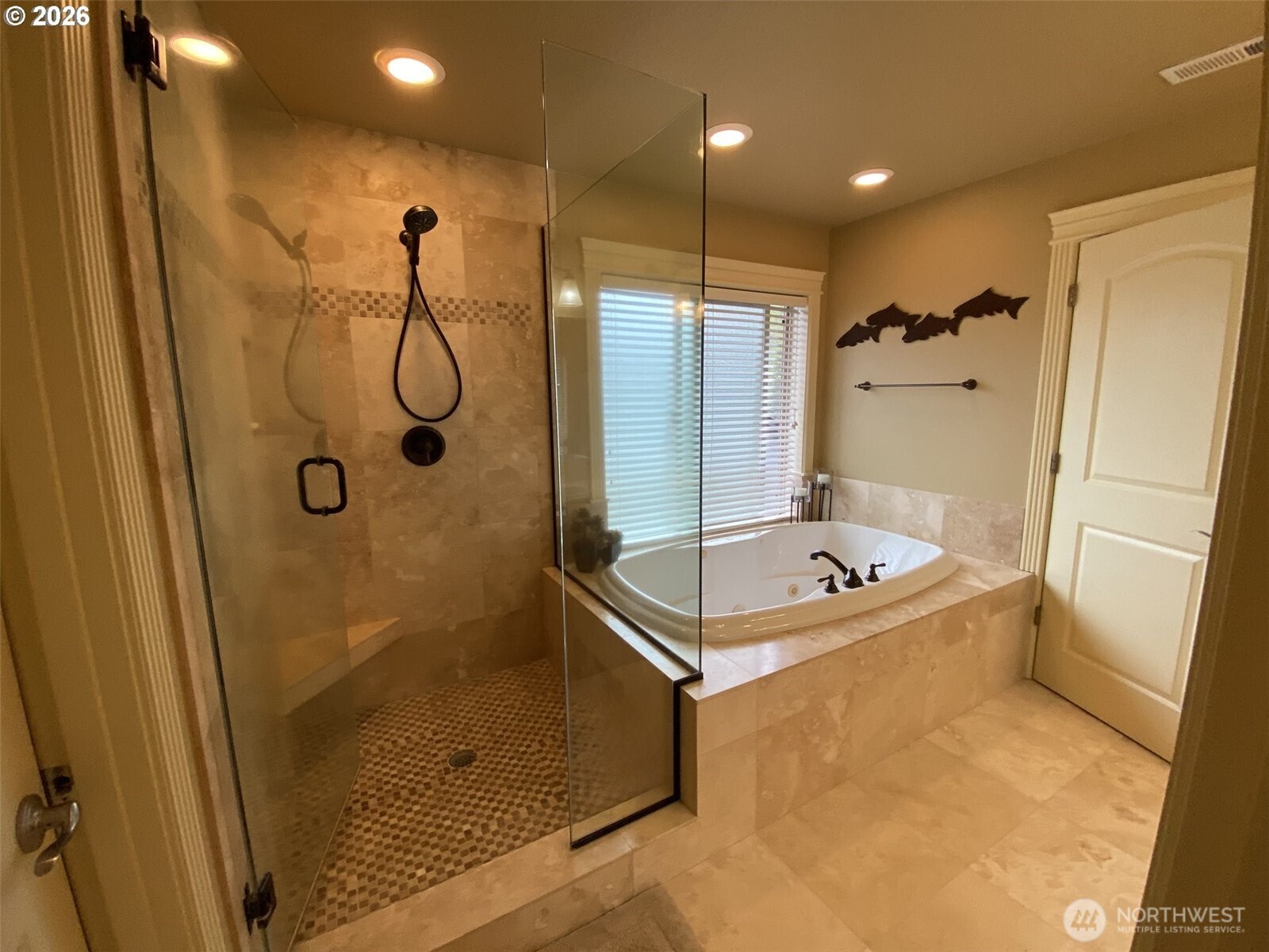 545 E 18 Street Property Photo 23