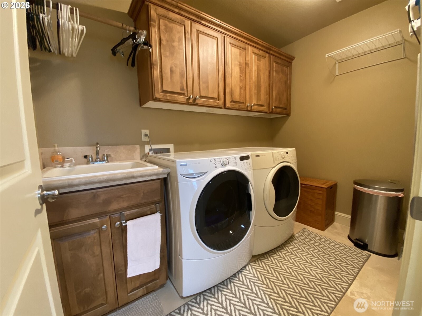 545 E 18 Street Property Photo 24