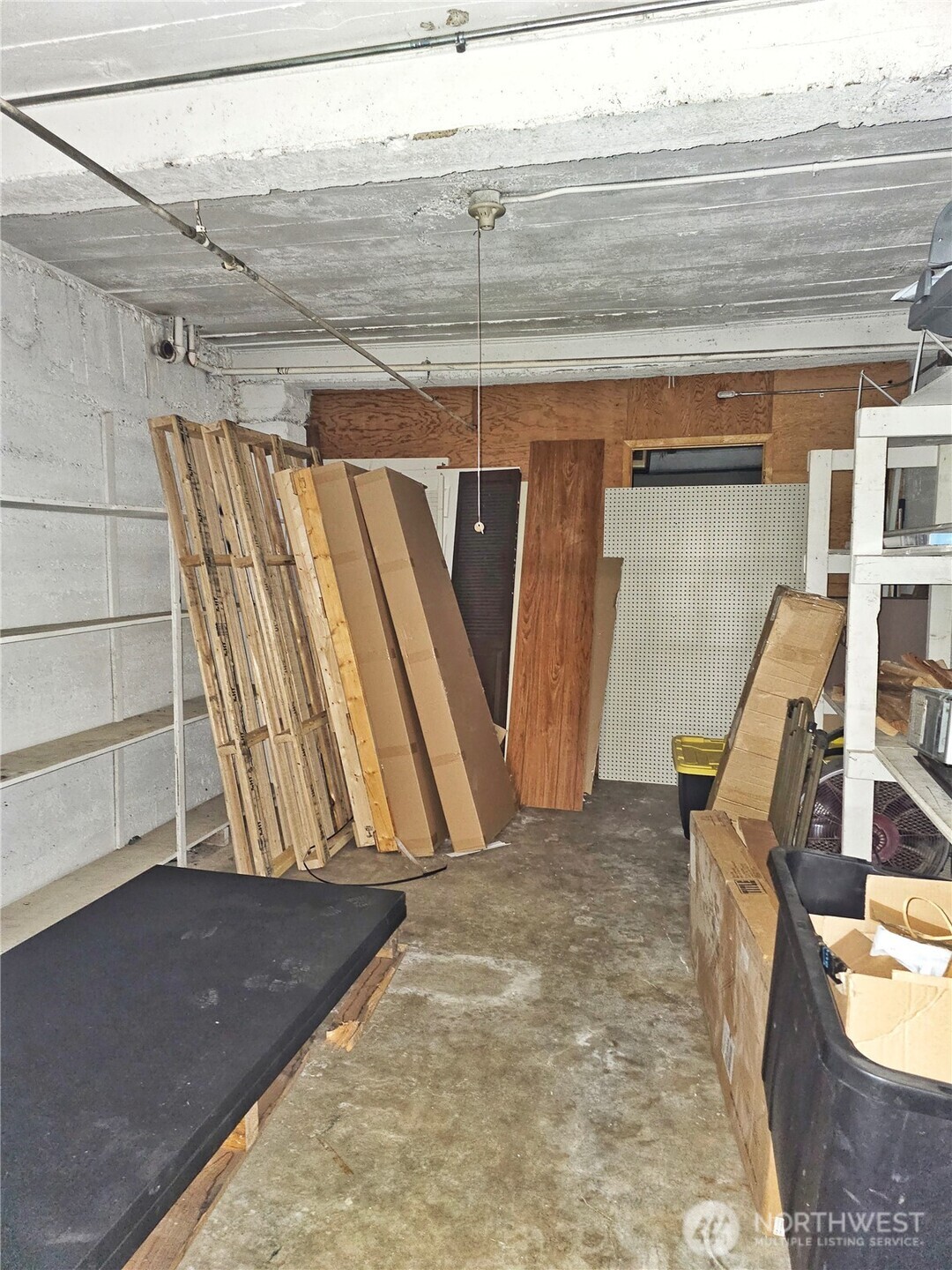 130 S Main Street Property Photo 9