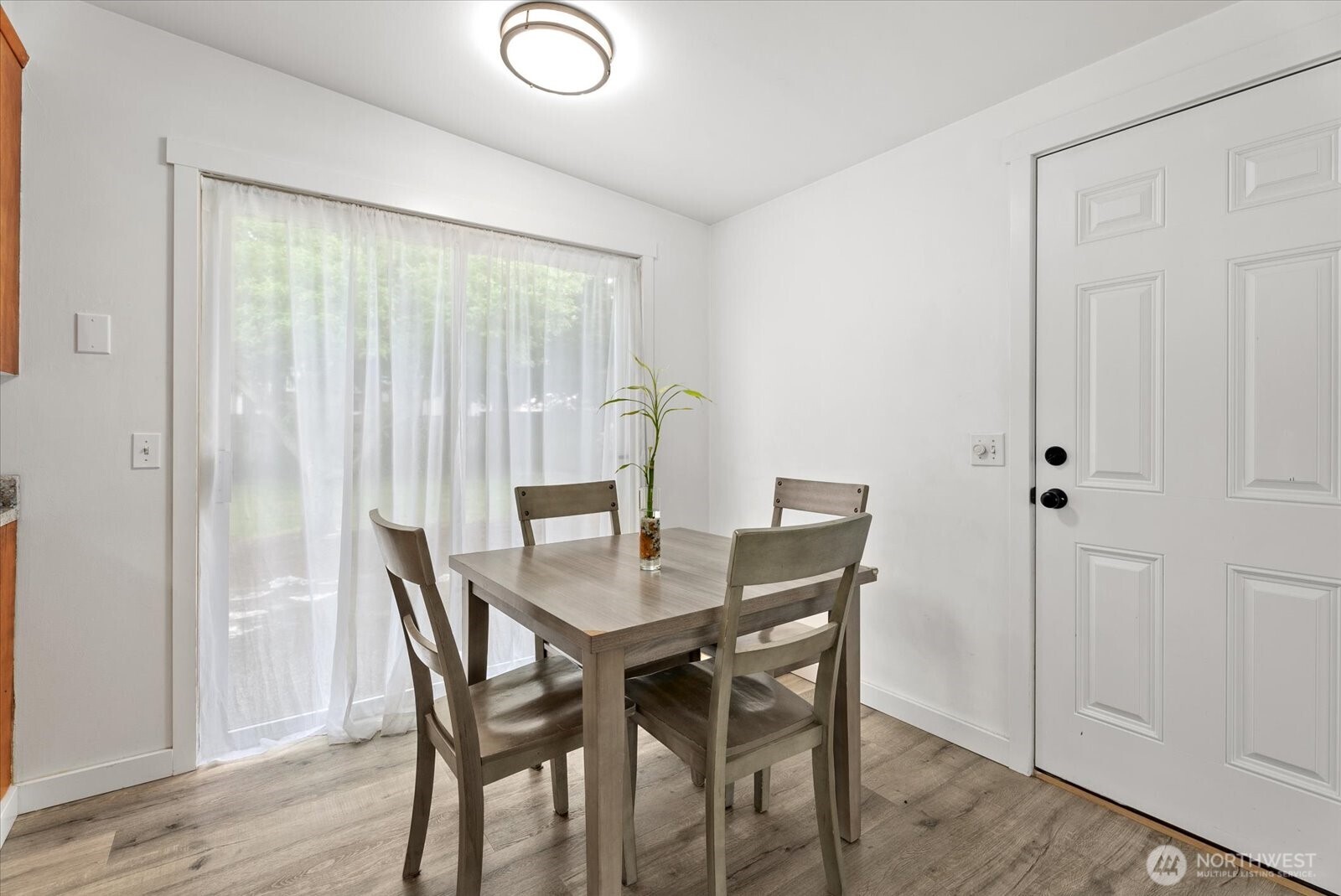 29317 38th Place Property Photo 6