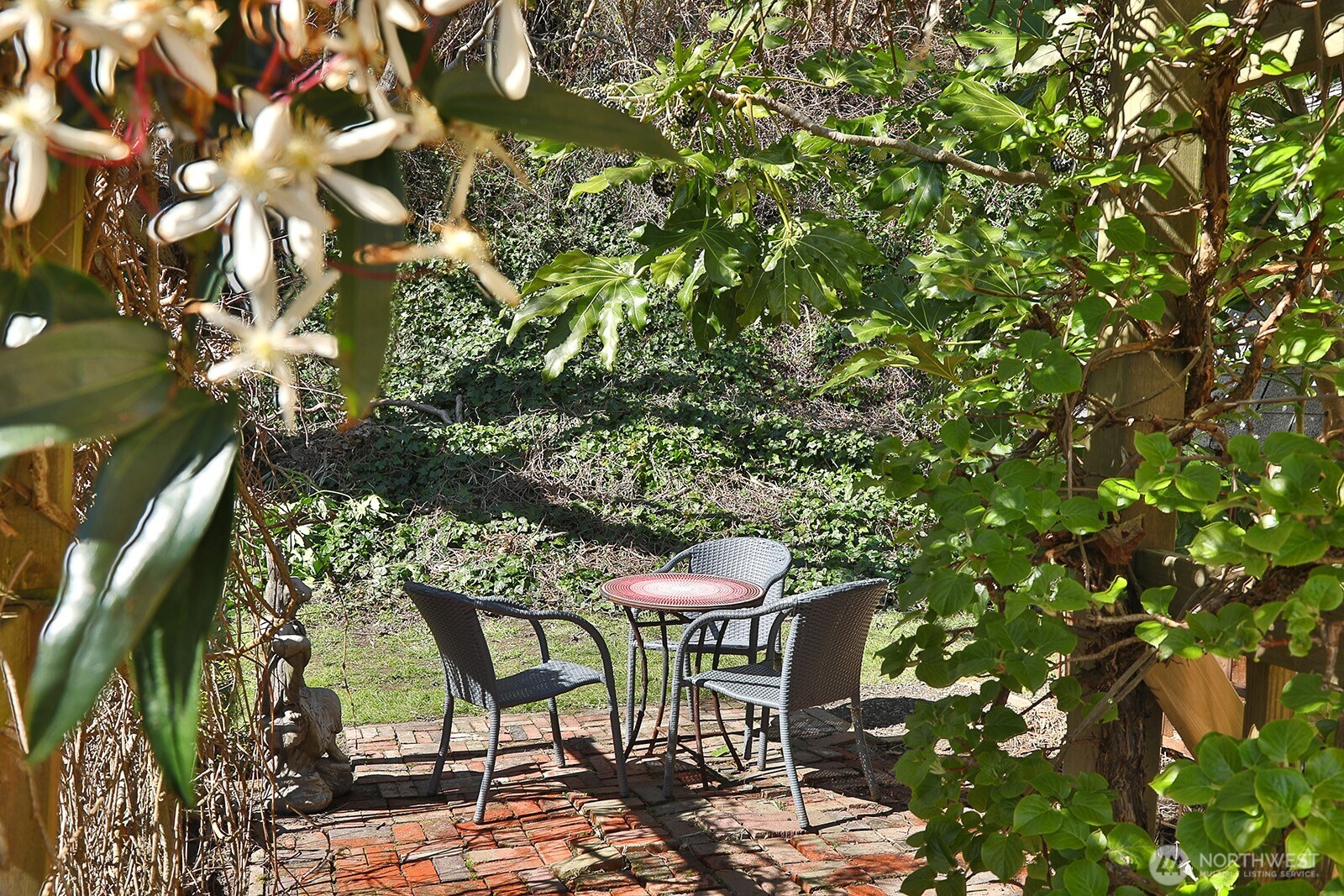 3837 Driftwood Drive Property Photo 3