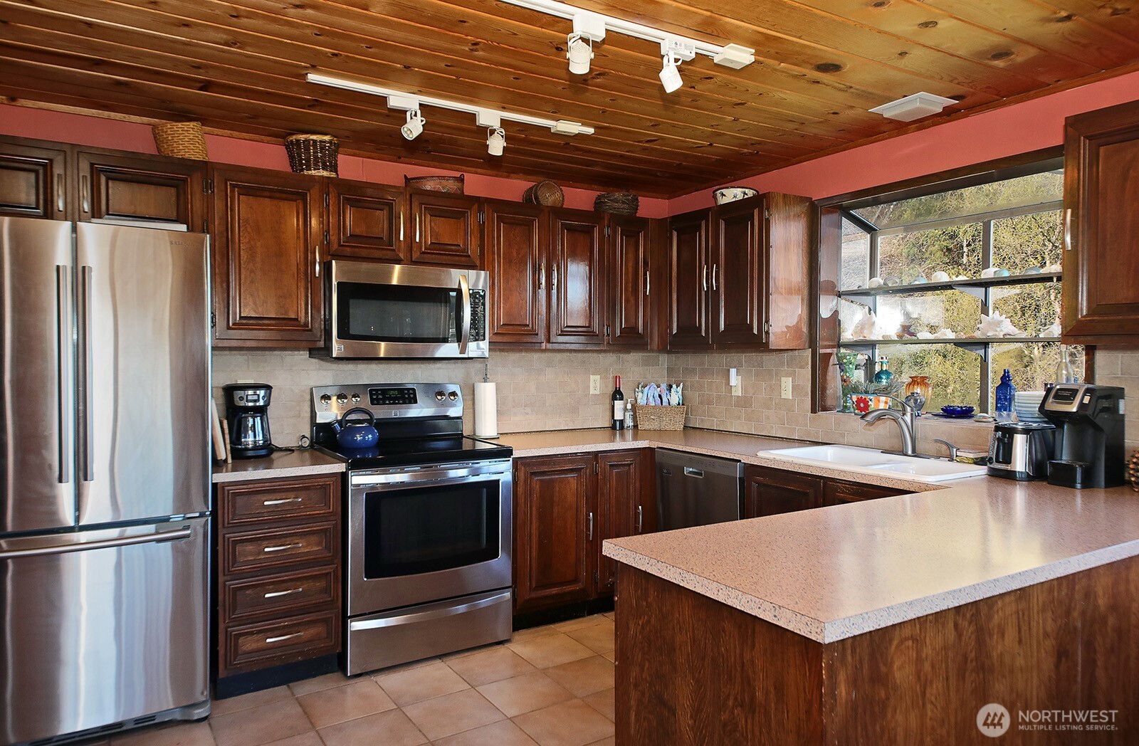 3837 Driftwood Drive Property Photo 16