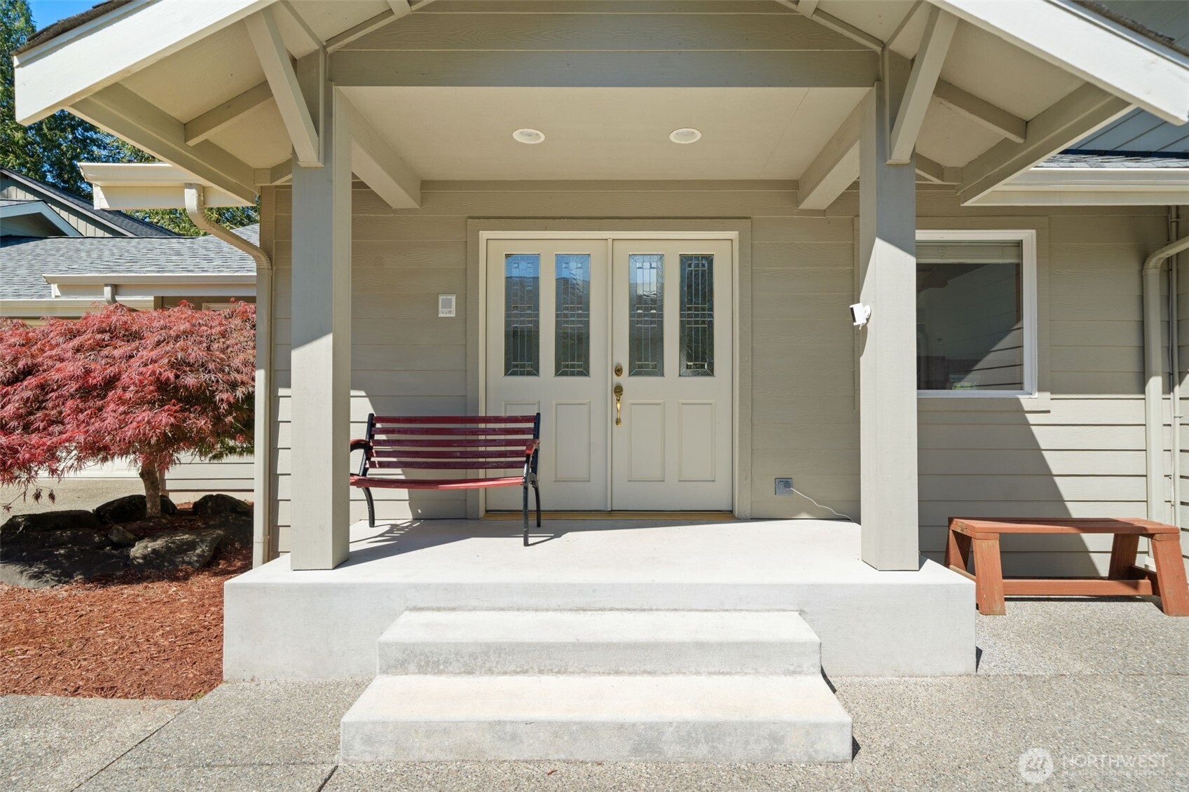 260 E Westlake Drive Property Photo 5