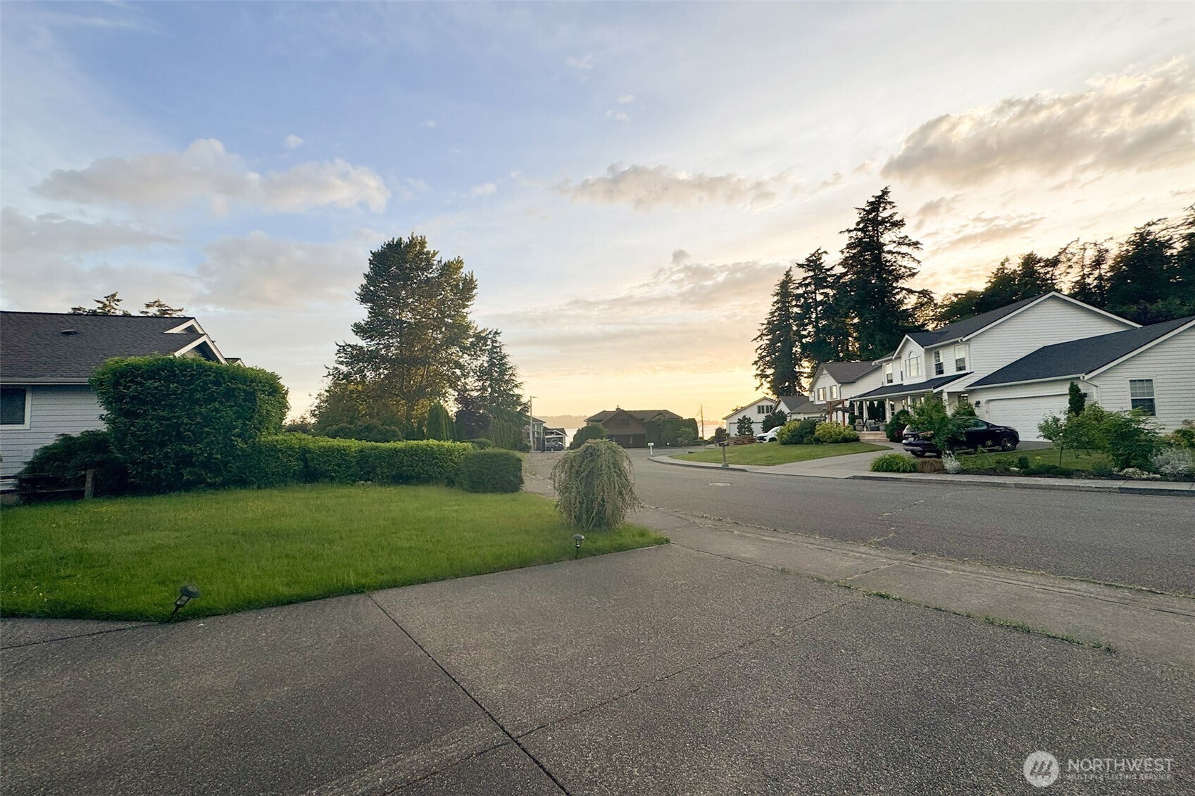 2290 Seaside Drive Property Photo 6