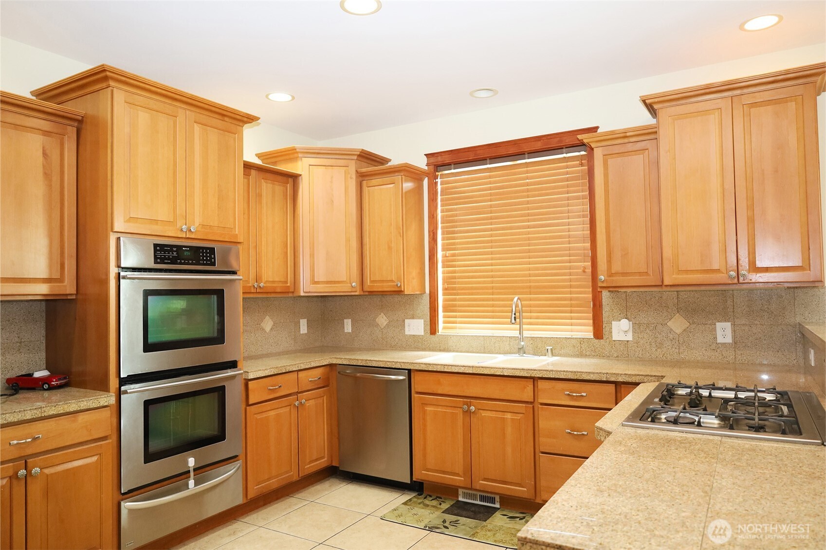 2290 Seaside Drive Property Photo 16