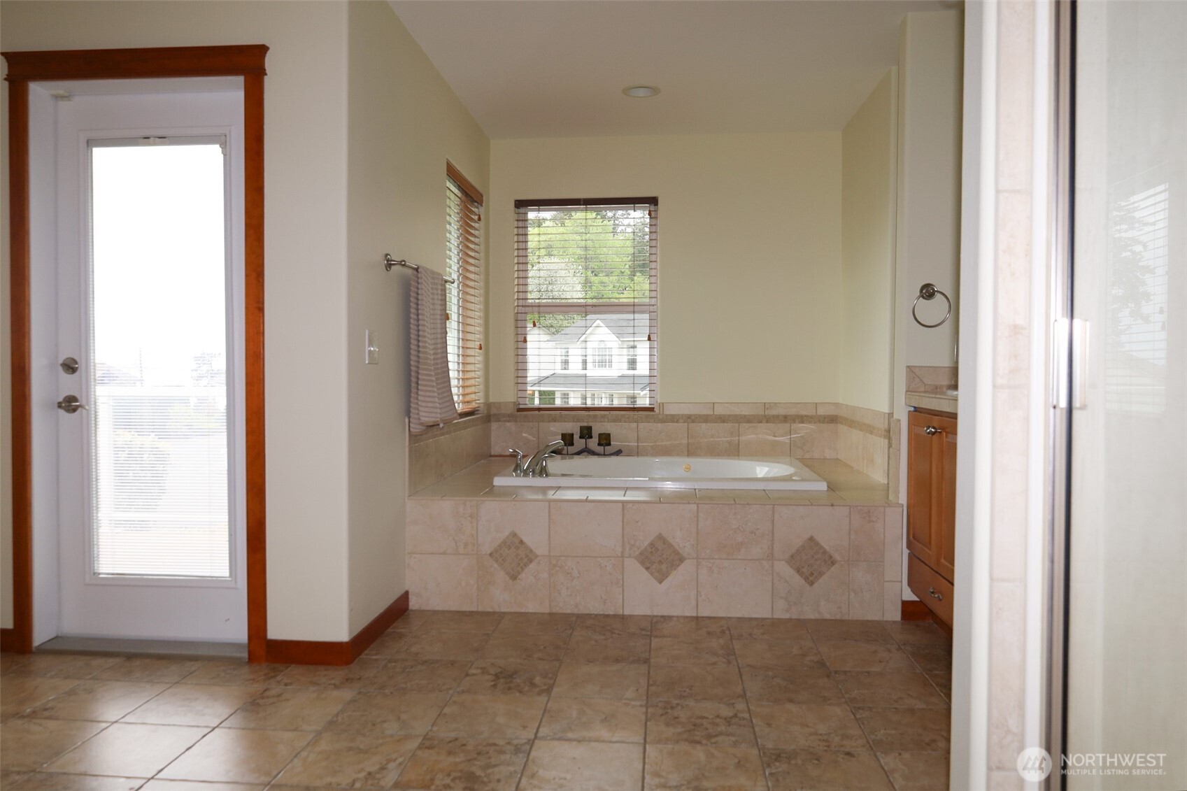 2290 Seaside Drive Property Photo 31