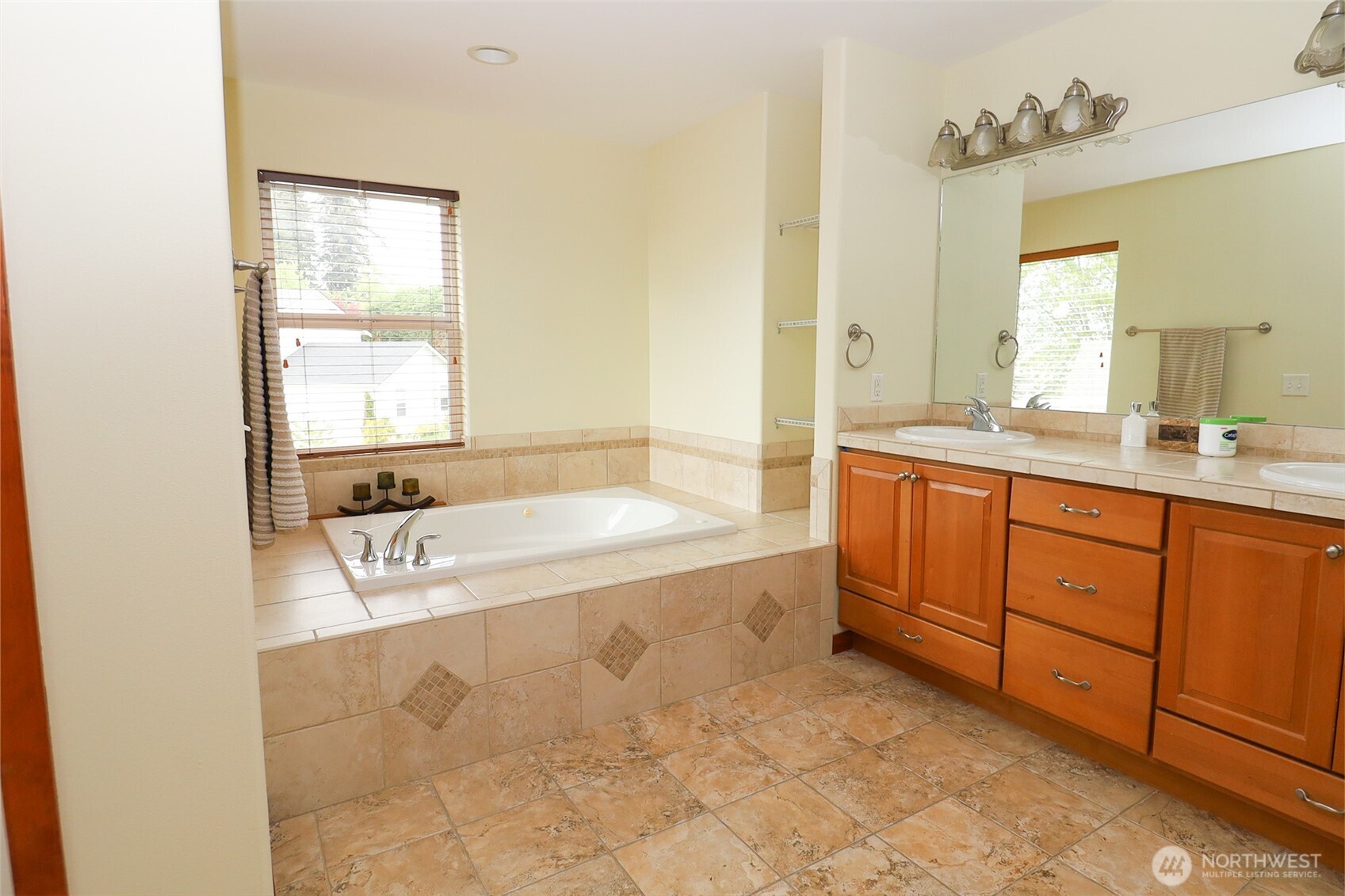 2290 Seaside Drive Property Photo 37