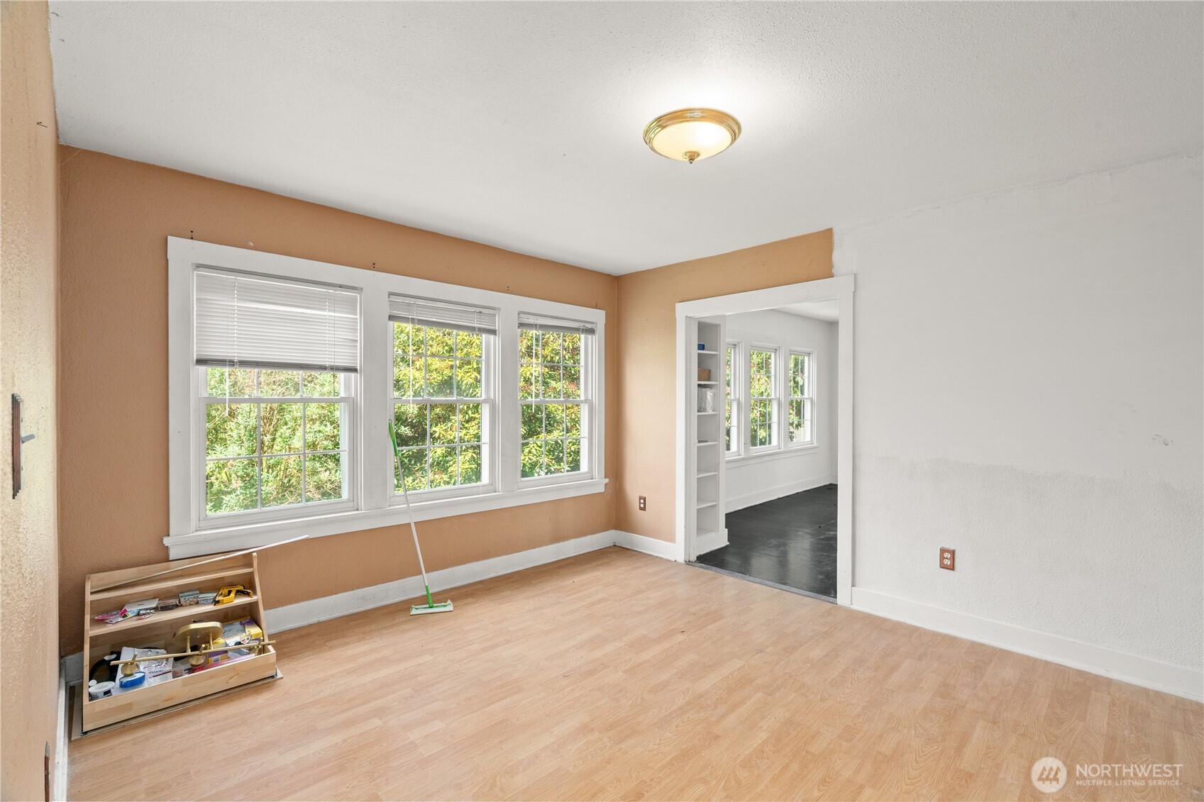 409 W 5th Street Property Photo 5
