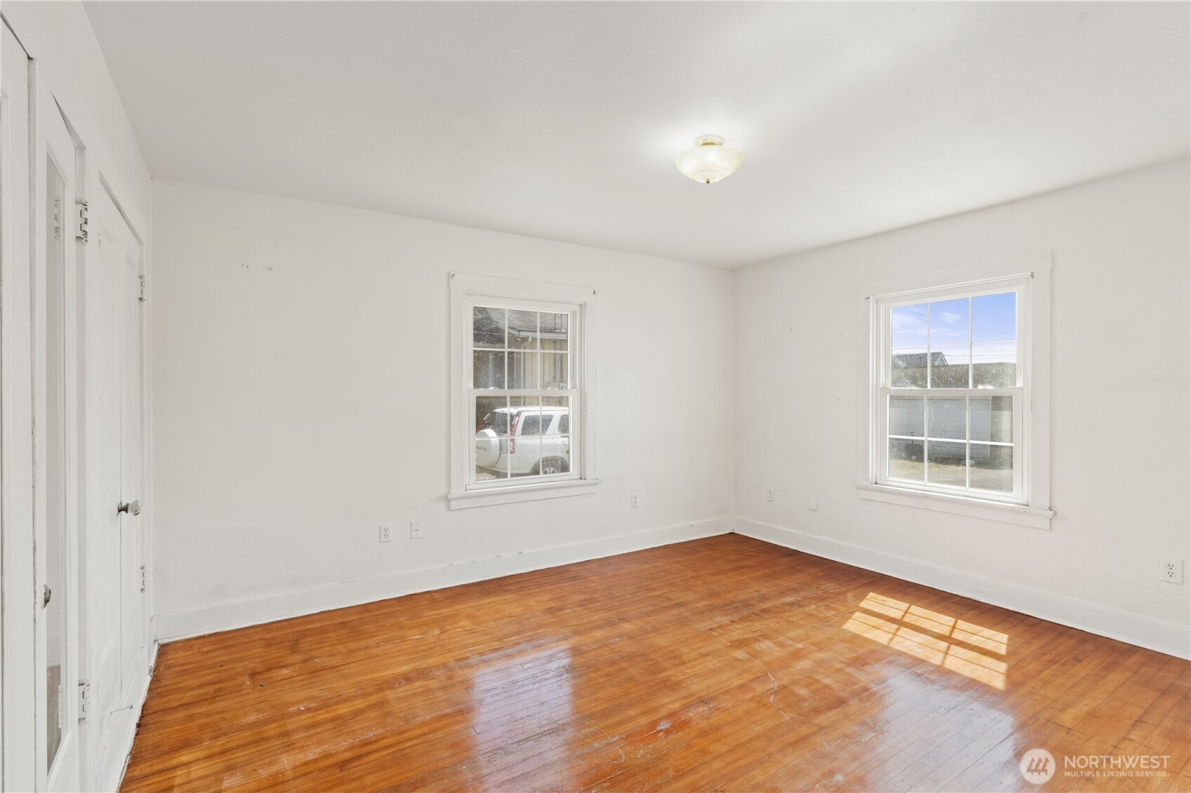 409 W 5th Street Property Photo 10