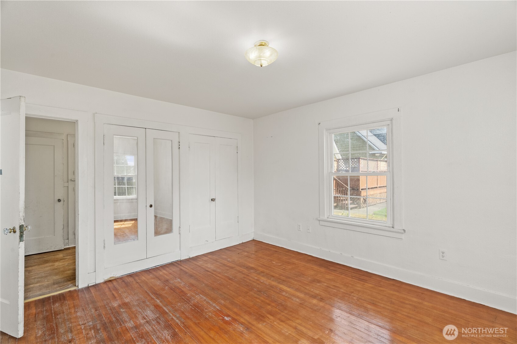 409 W 5th Street Property Photo 11