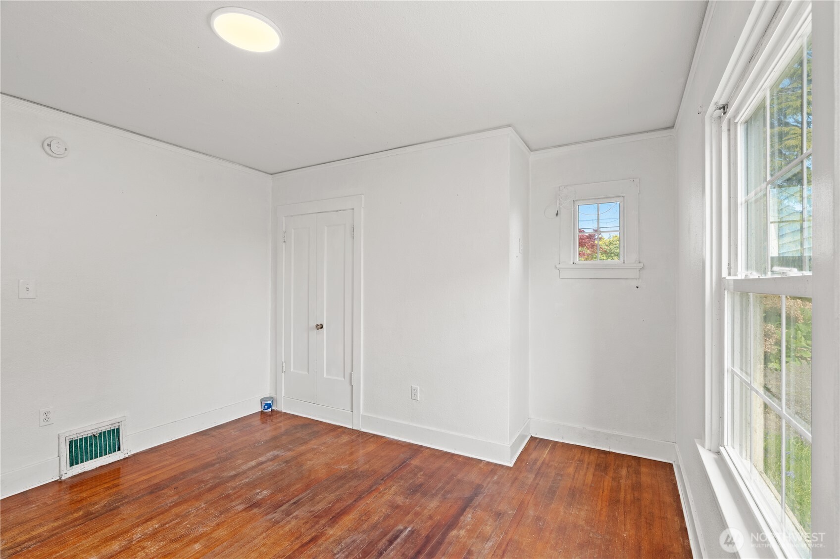 409 W 5th Street Property Photo 14
