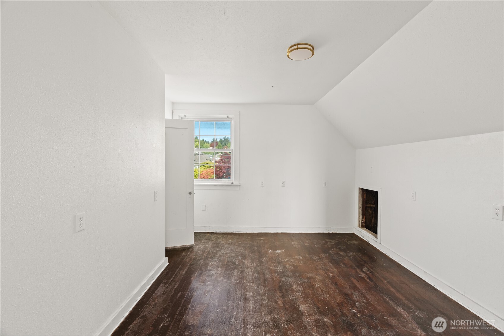 409 W 5th Street Property Photo 20