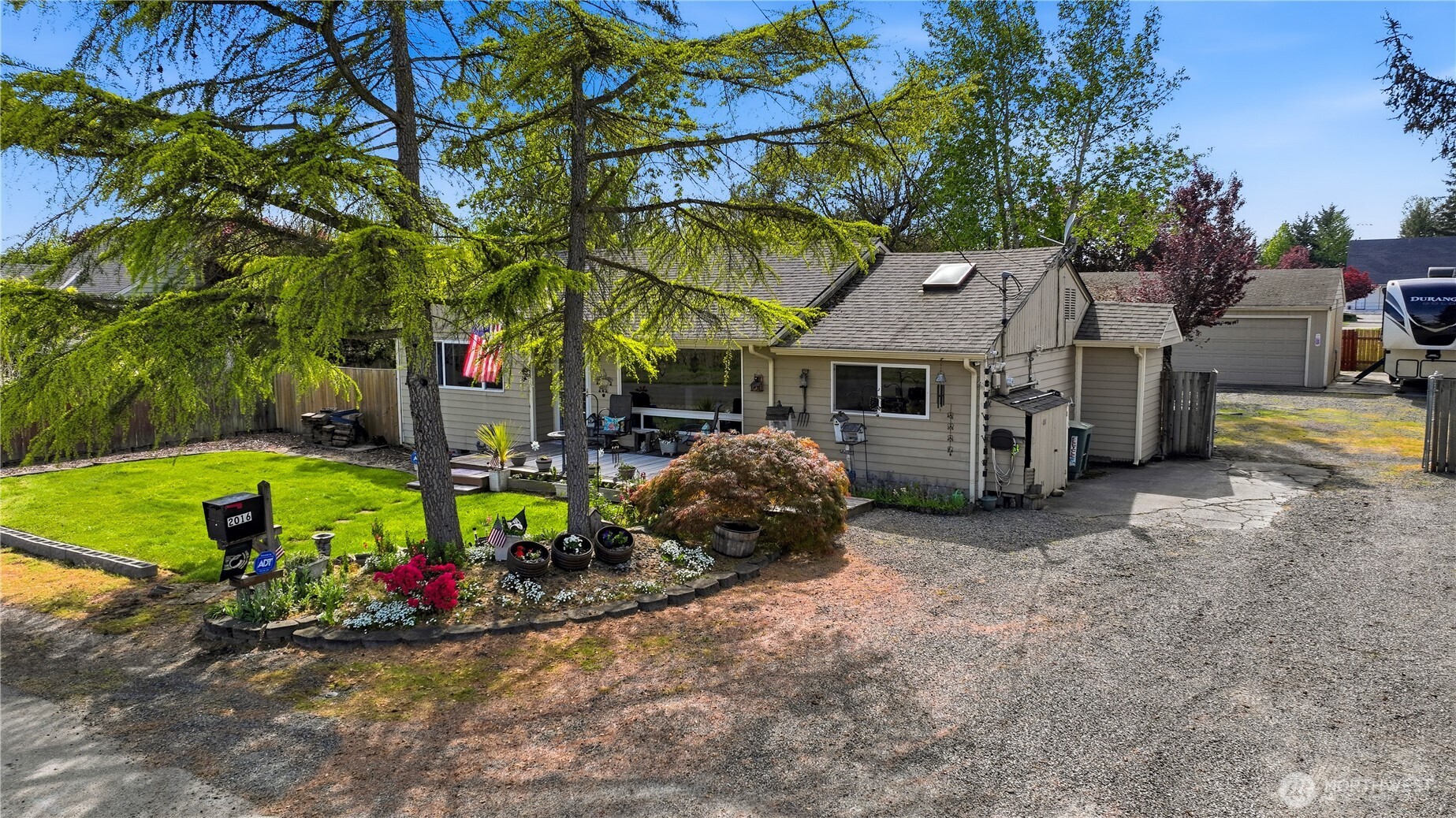 2016 E 63rd Avenue Property Photo 2