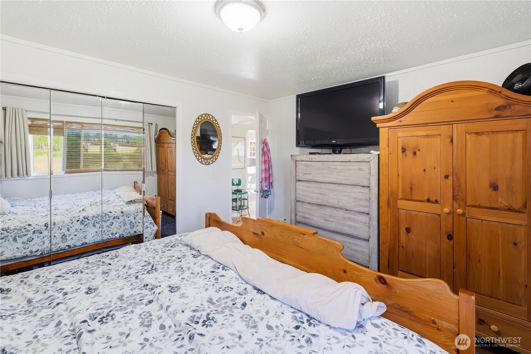 2016 E 63rd Avenue Property Photo 10