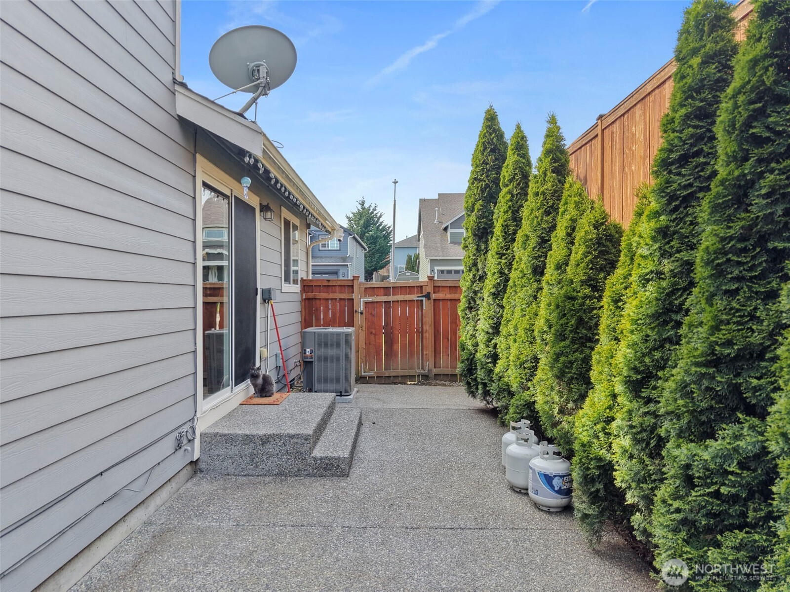17216 139th Avenue Property Photo 6