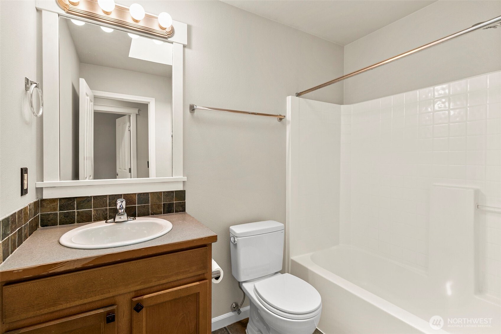 17216 139th Avenue Property Photo 23